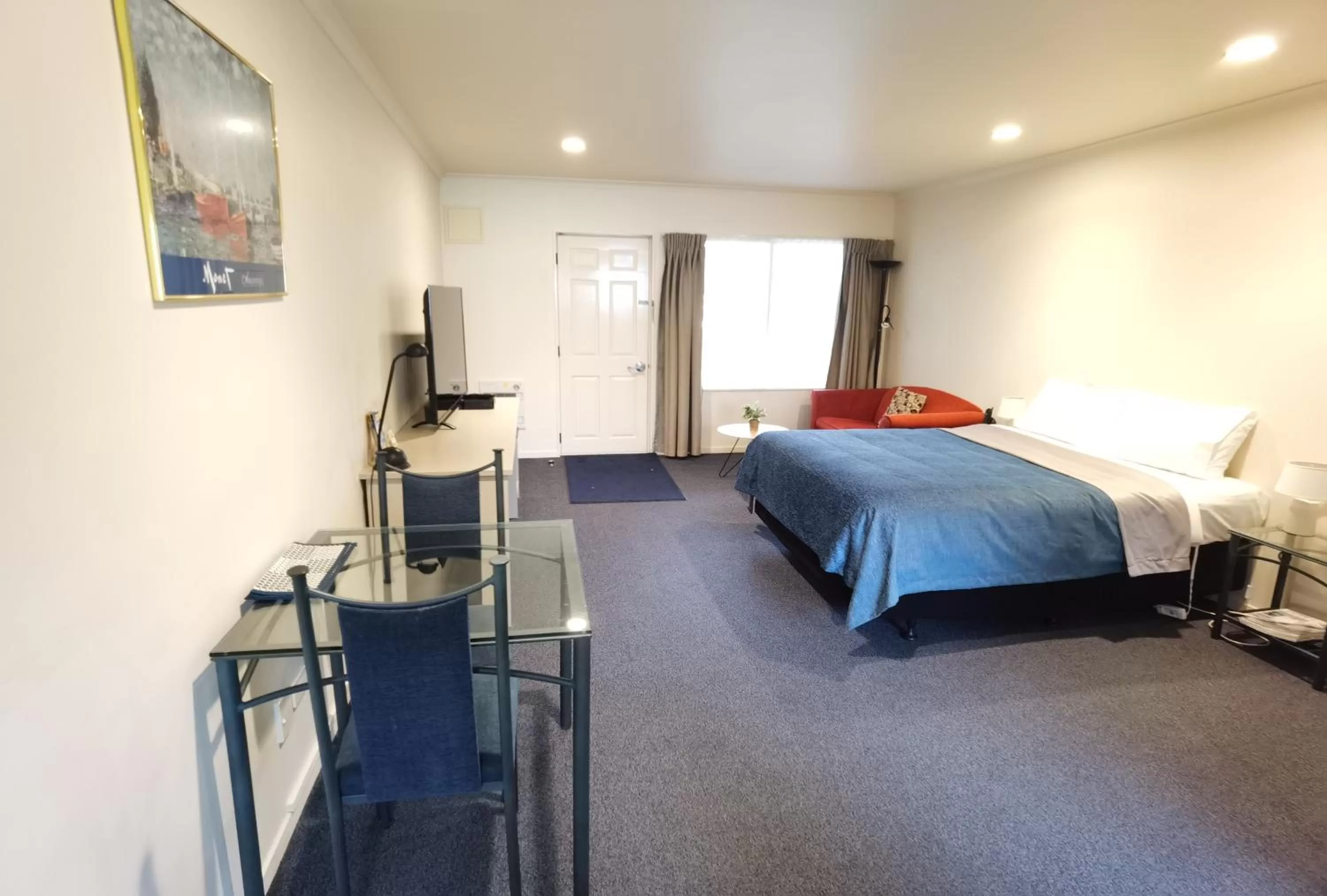 Photo of the whole room, Bed in Harringtons Motor Lodge