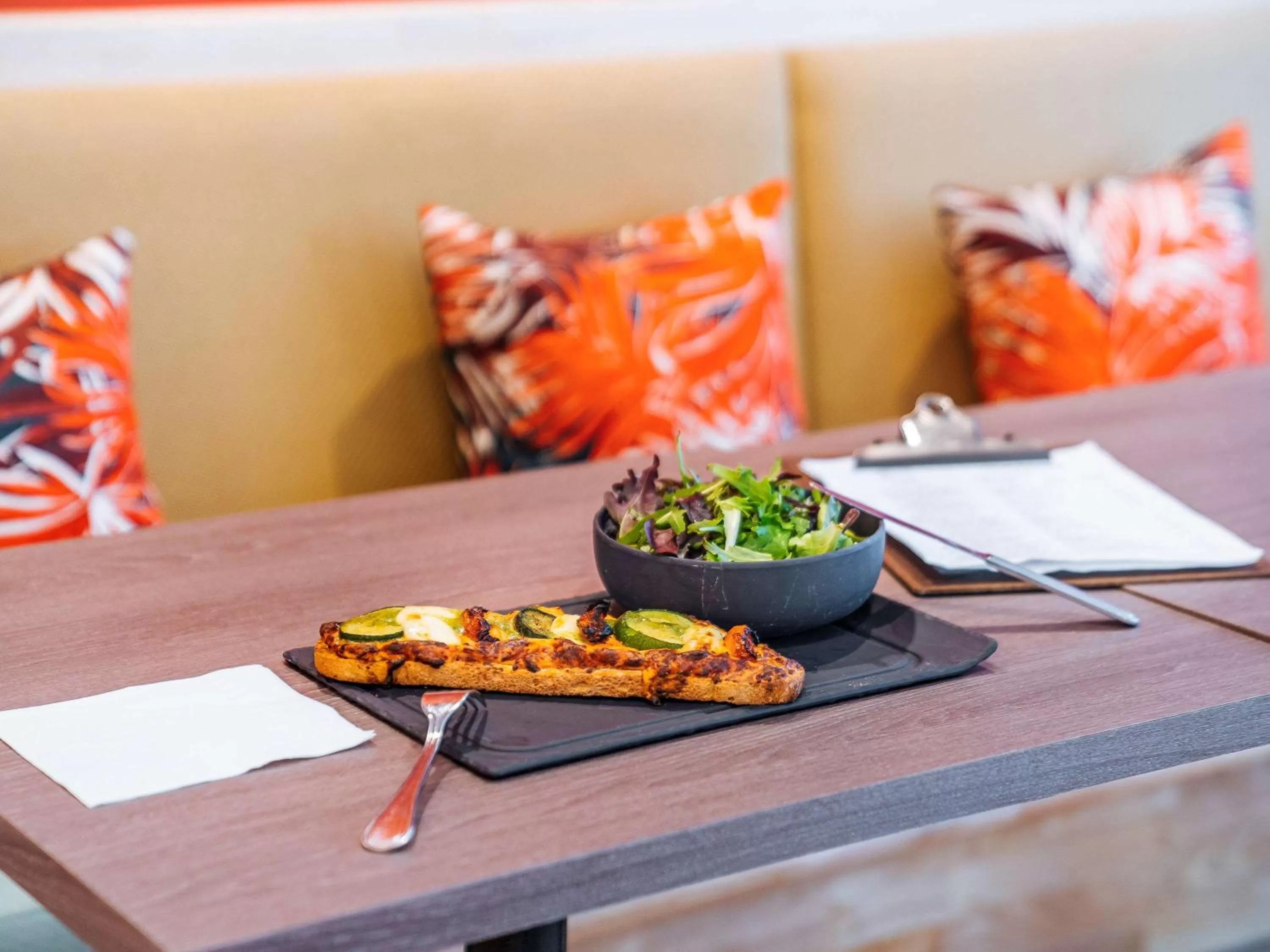 Restaurant/places to eat in ibis Styles Antibes