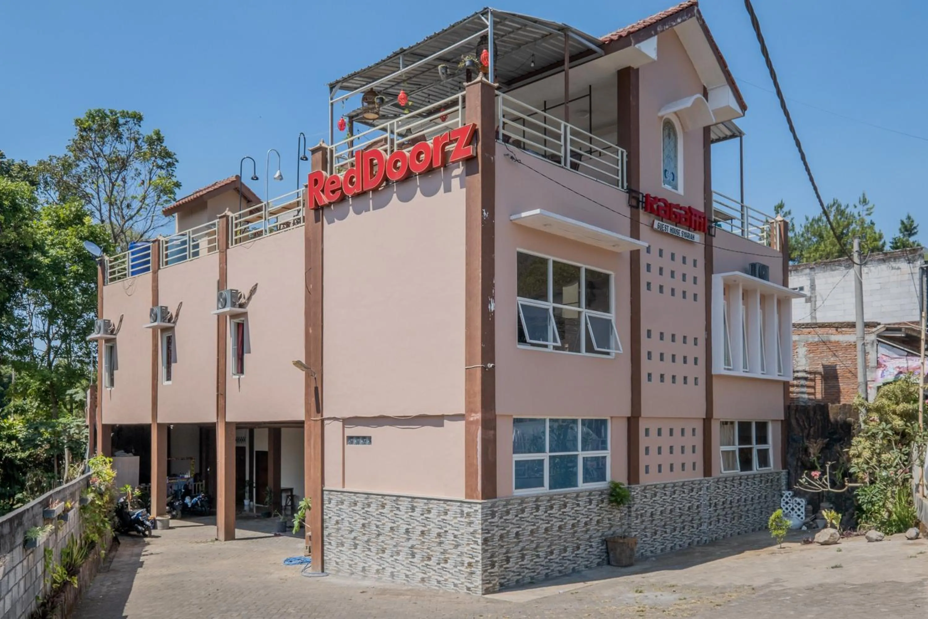 Property building in RedDoorz Syariah near Batu Night Spectacular