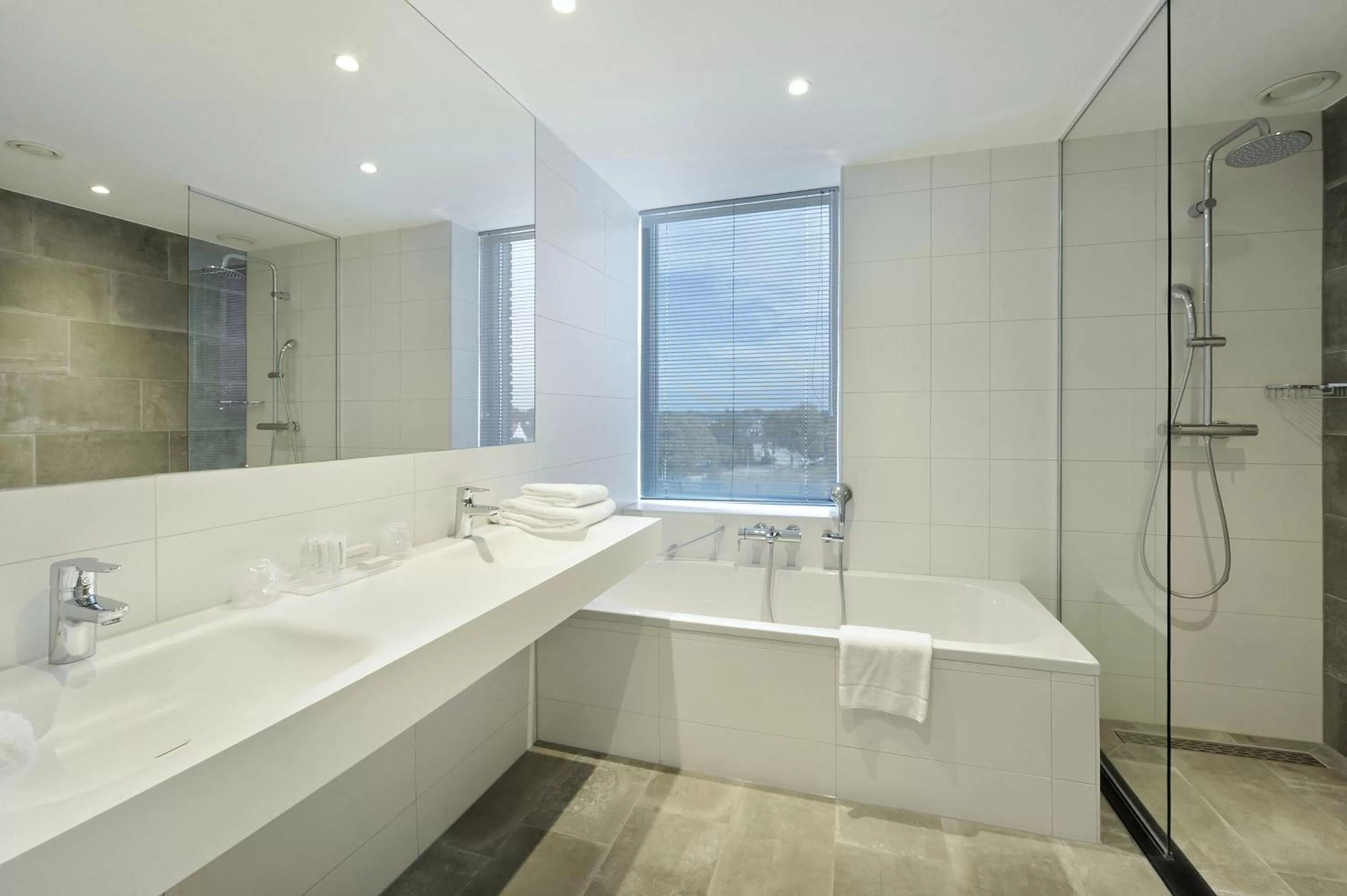 Shower in Van der Valk Hotel Nijmegen-Lent
