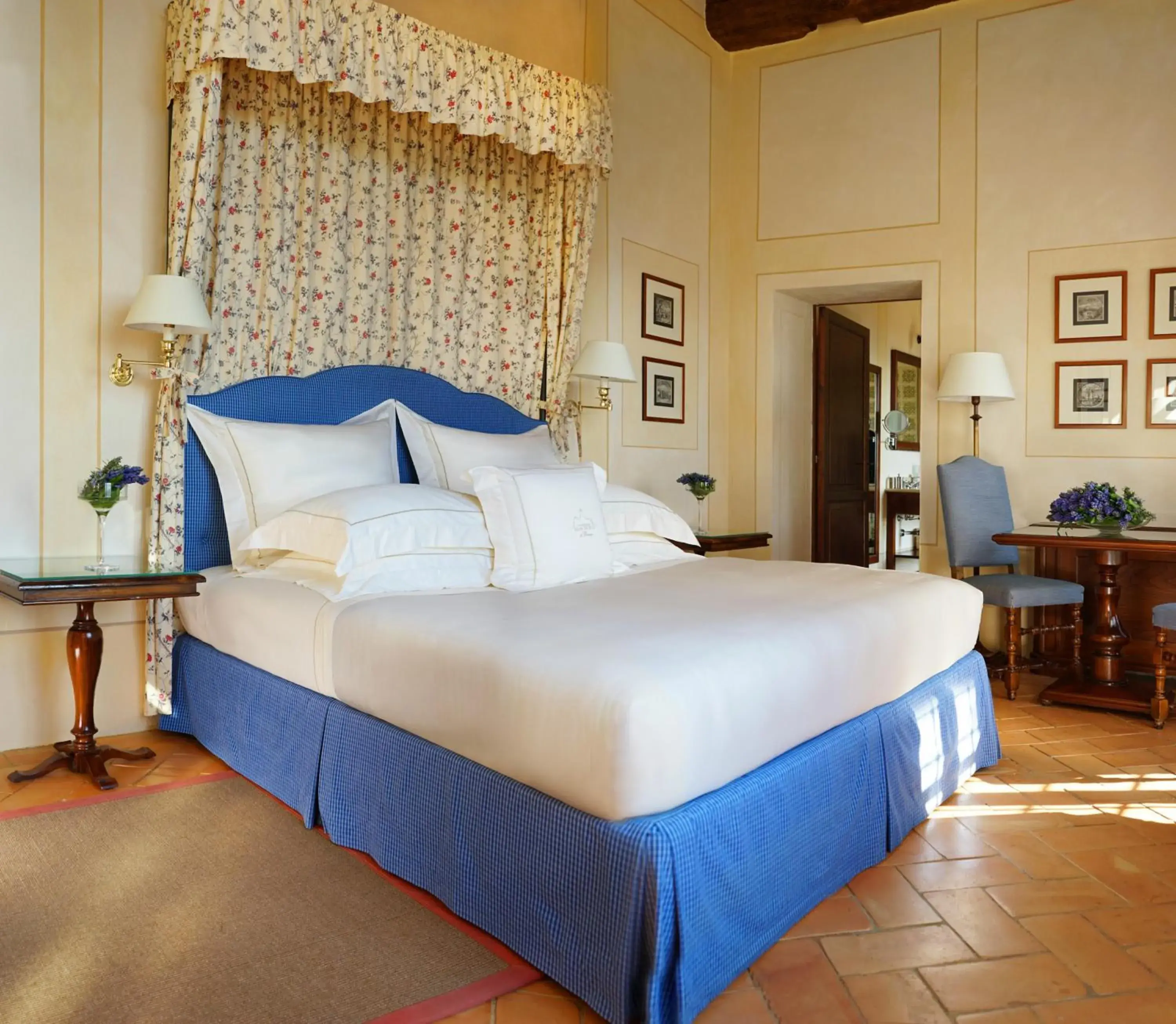 Deluxe Double Room in Castello Banfi - Il Borgo - Relais et Chateaux Deluxe Double Room in Castello Banfi - Il Borgo - Relais et Chateaux