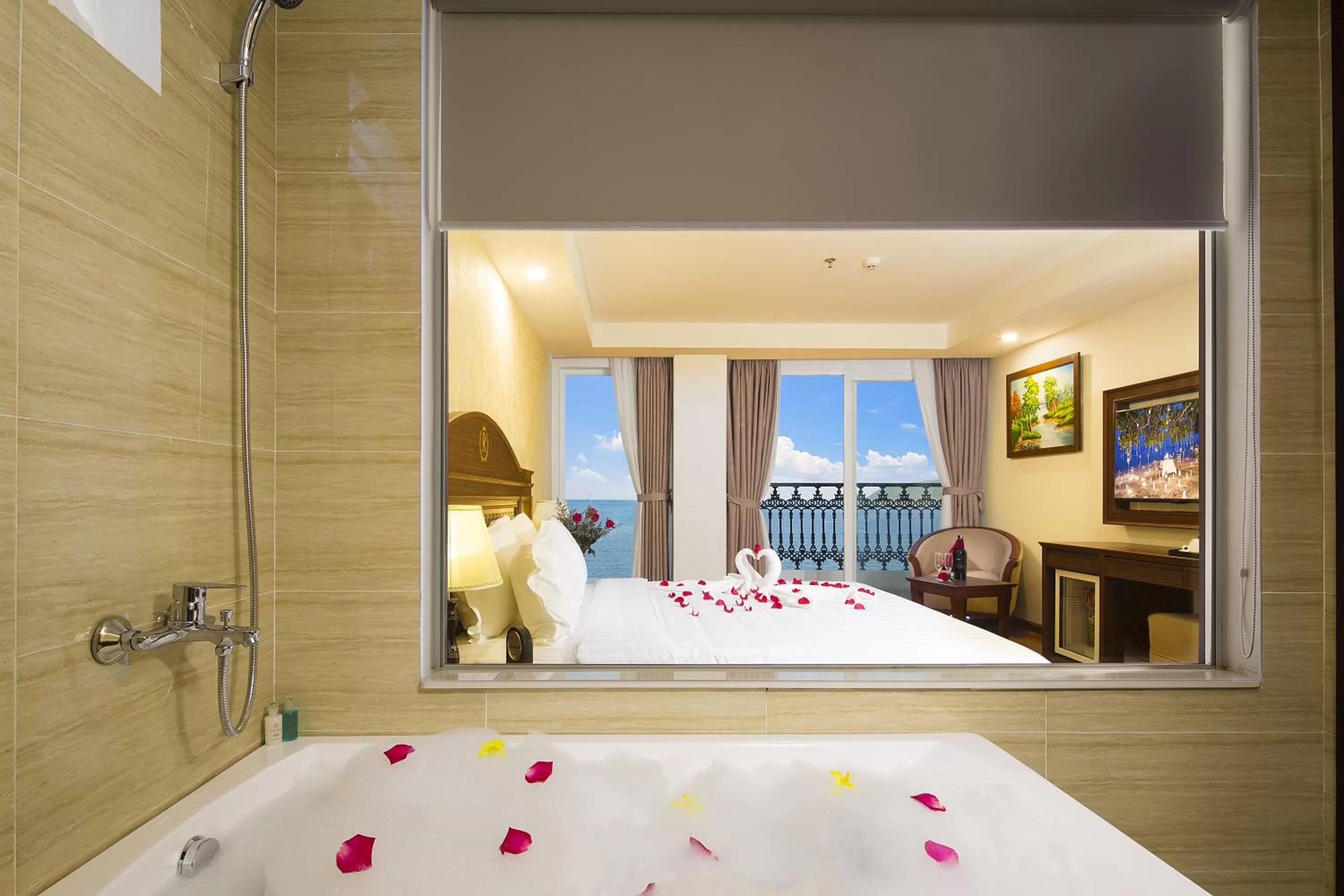 Bedroom, Bed in Regalia Nha Trang