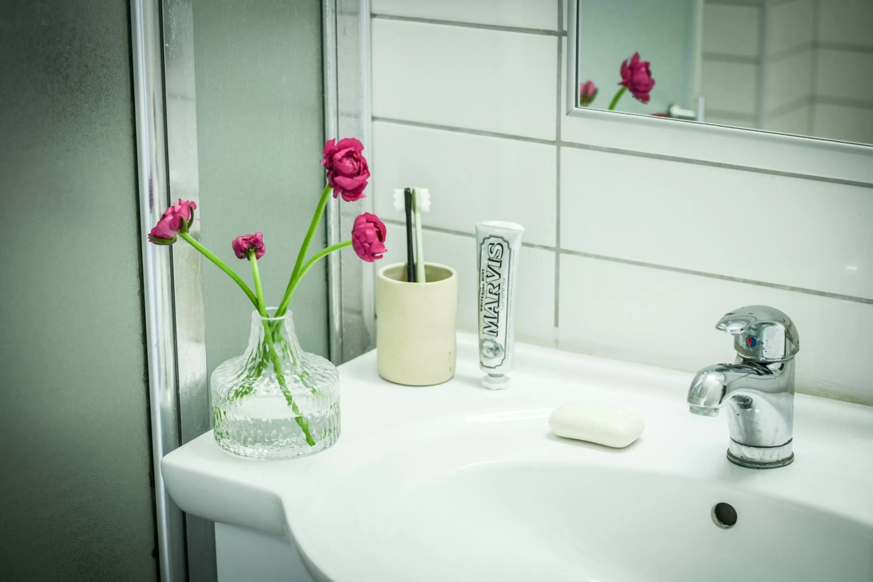 Bathroom in דירות גני תערוכה - TLV university apartments near Expo by Sea N' Rent