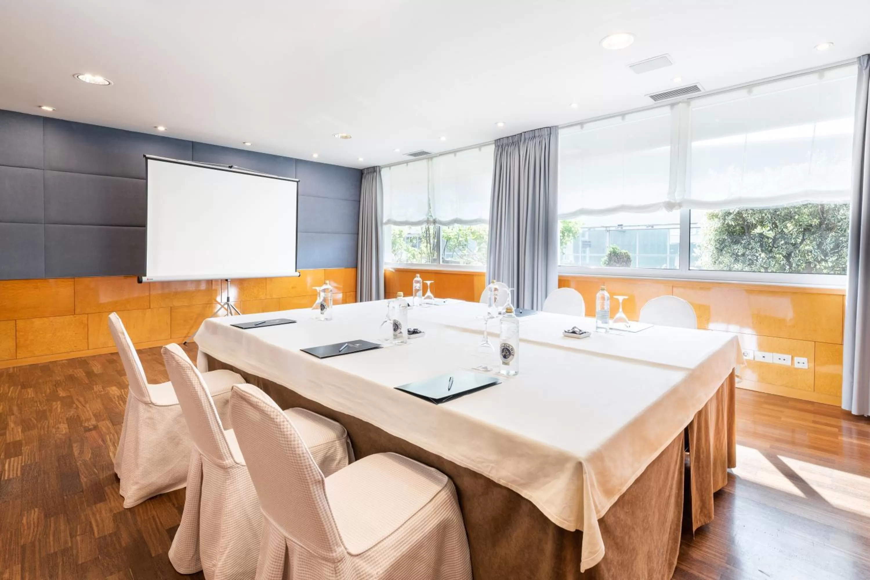 Meeting/conference room in Eurostars Atlántico