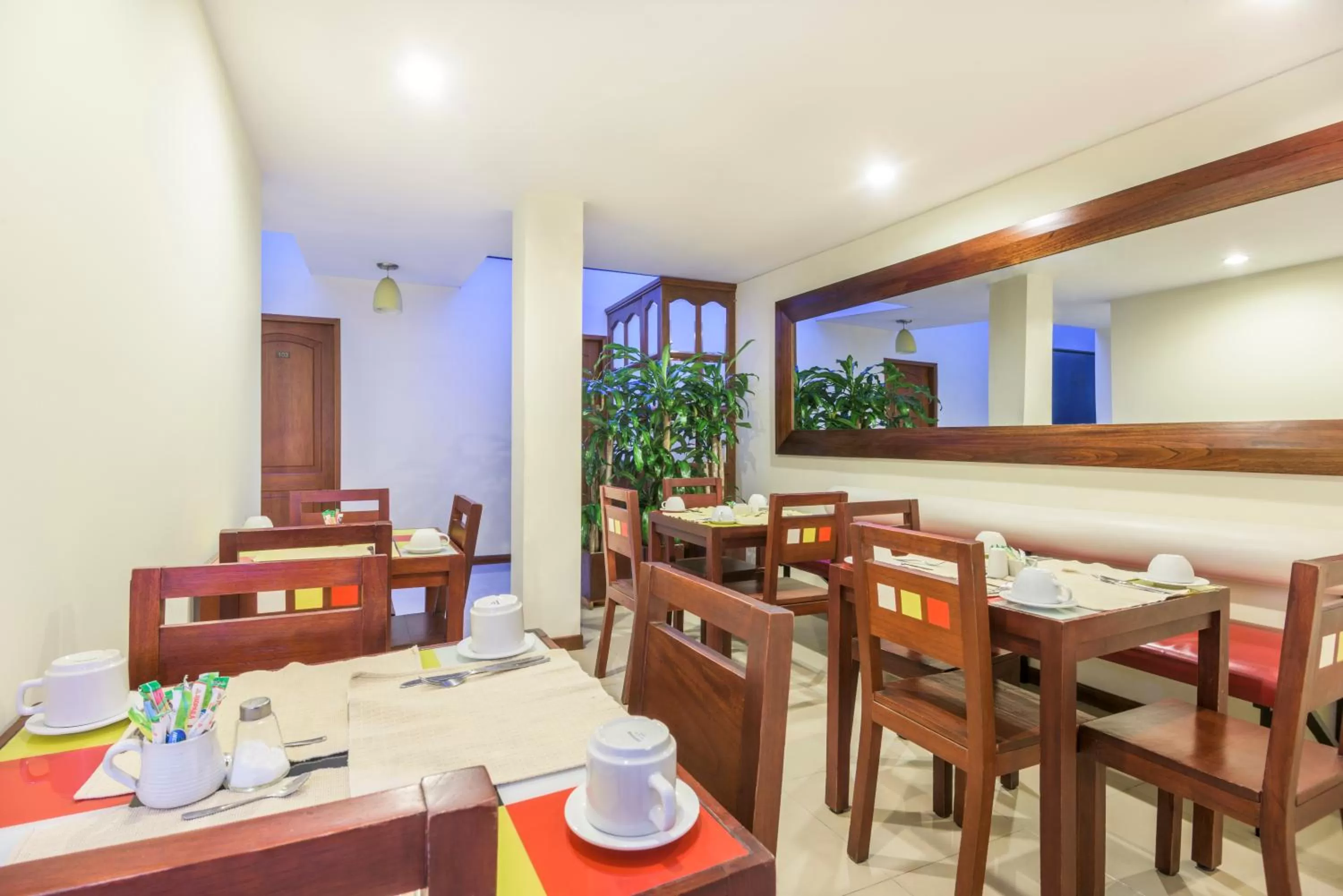 Restaurant/places to eat in Hotel Portofino