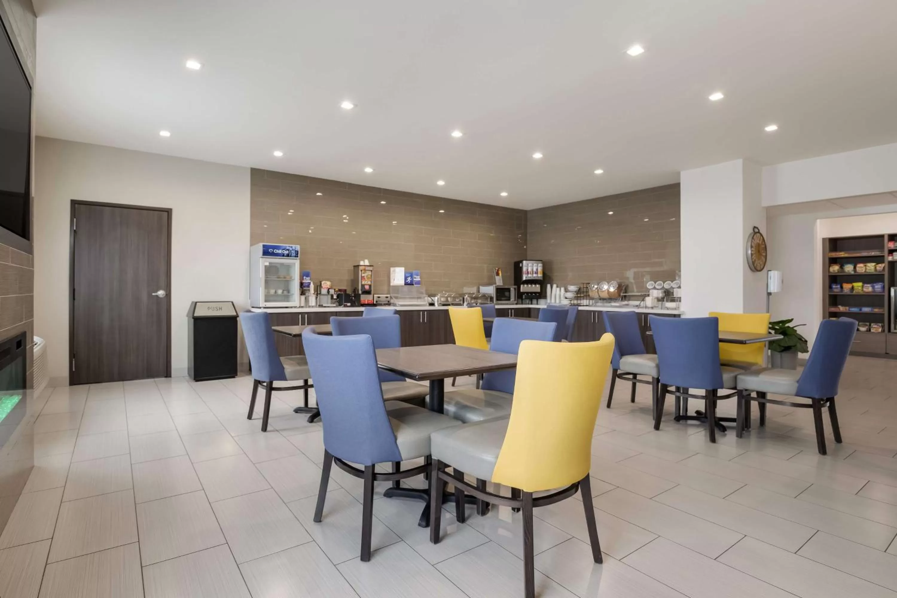 Breakfast in Best Western NSU Inn