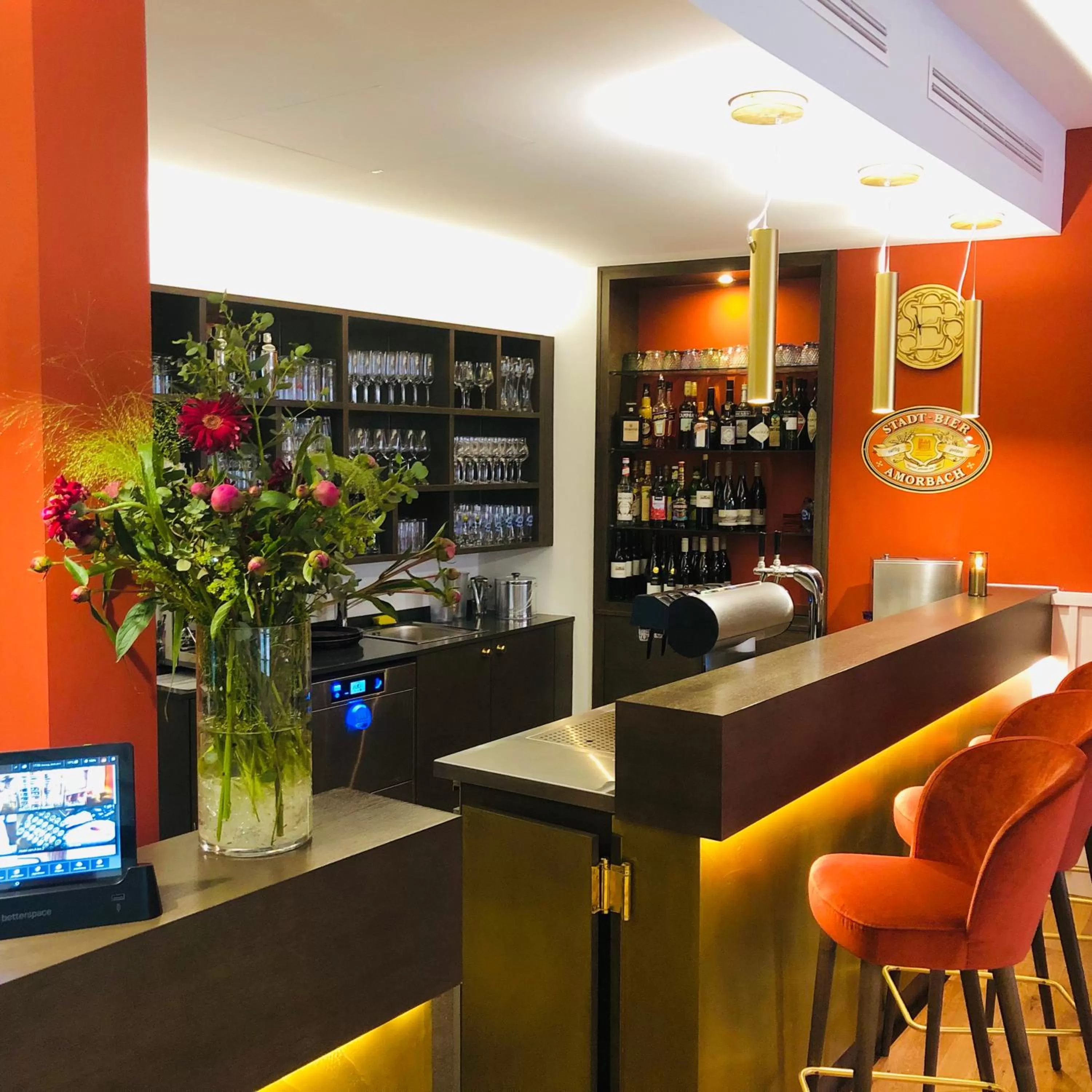 Lounge or bar in EMICH´S Hotel