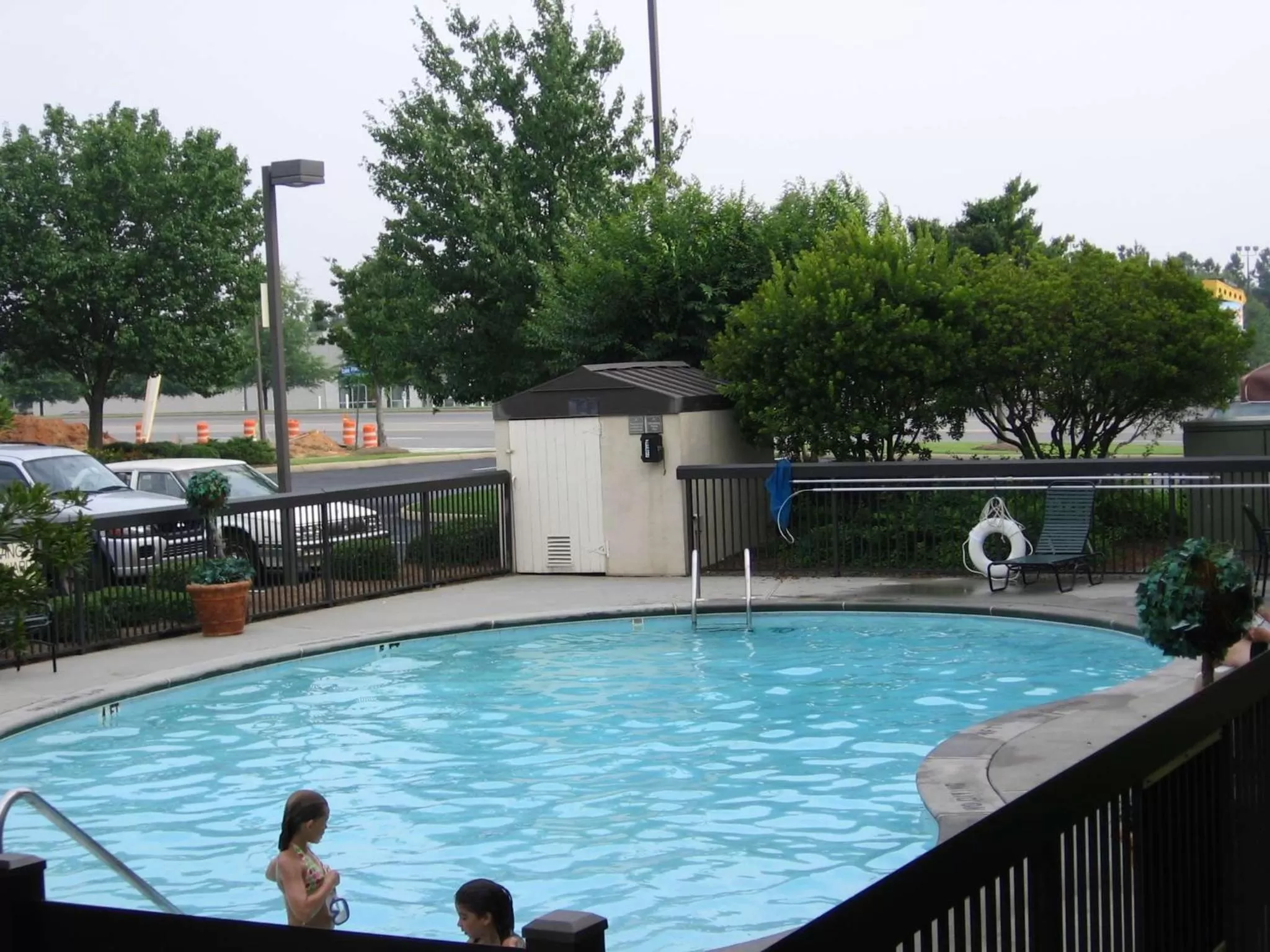 Pool view in Hampton Inn Atlanta-Town Center/Kennesaw
