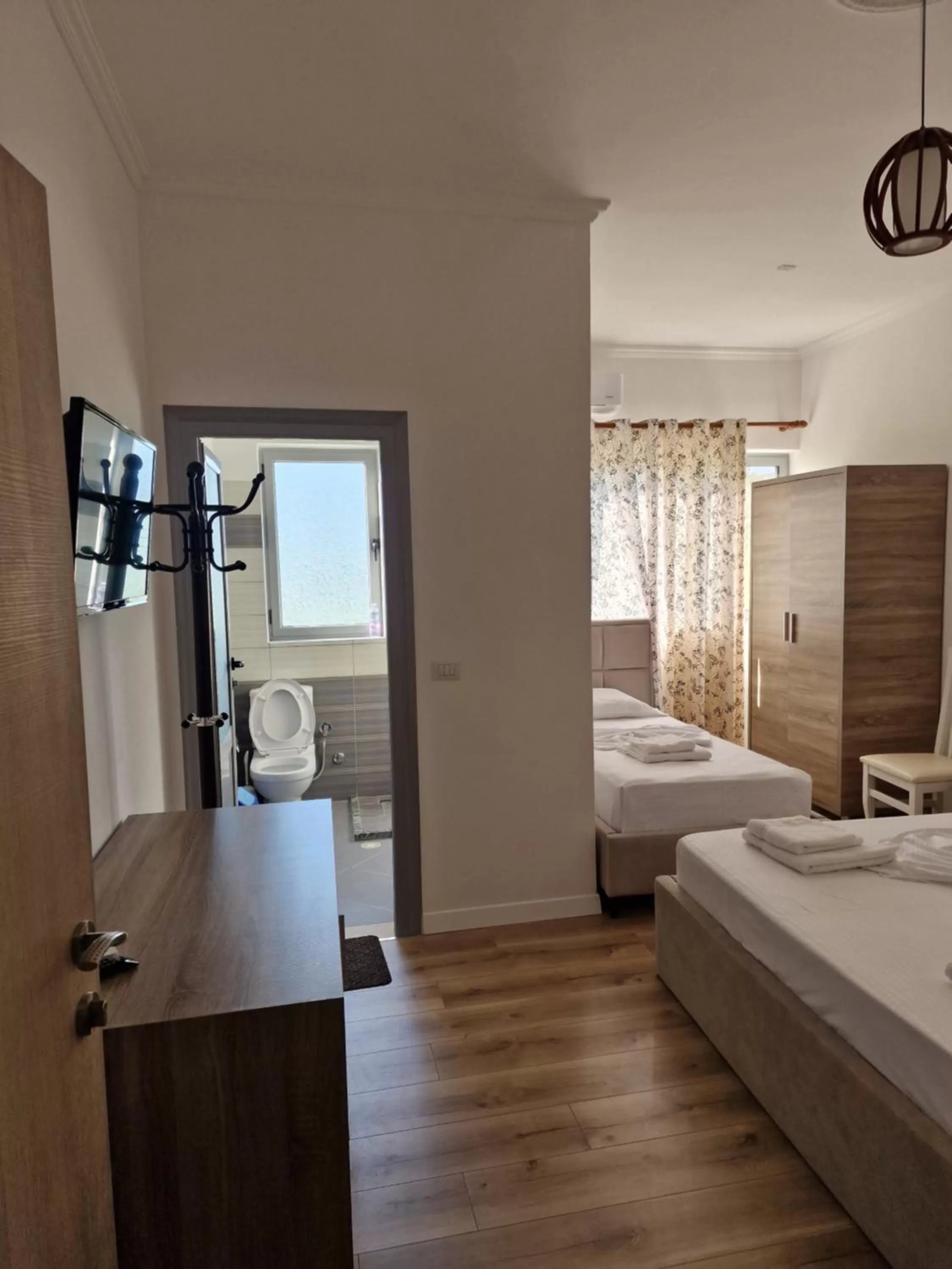 Bed, Bathroom in Hotel Baci