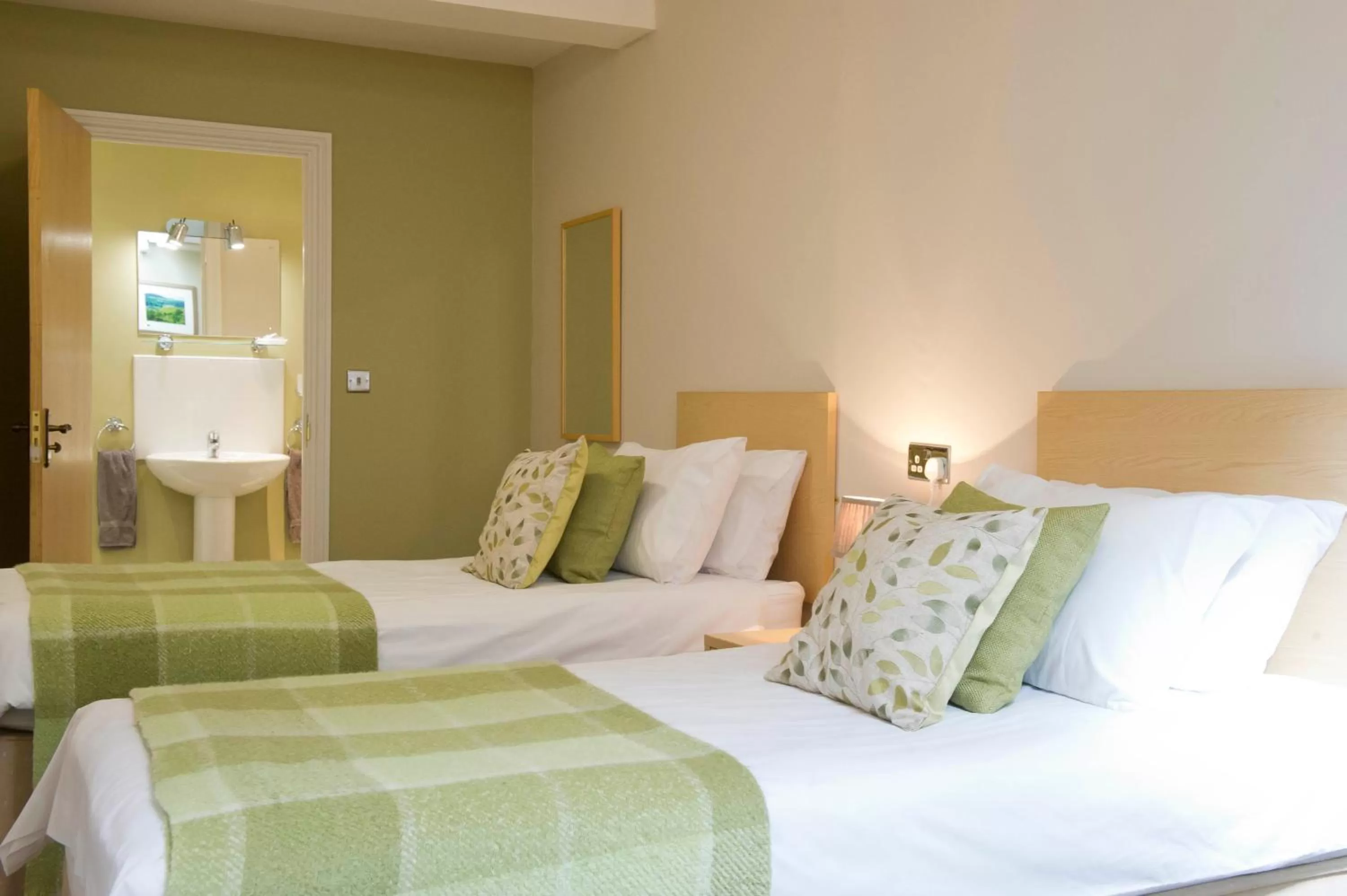 Rose and Crown Hotel