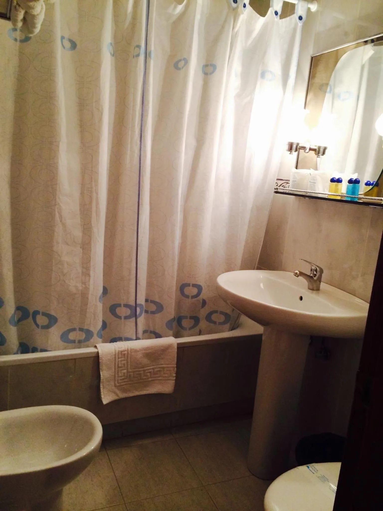 Bathroom in Hostal Sonsoles Madrid-Centro