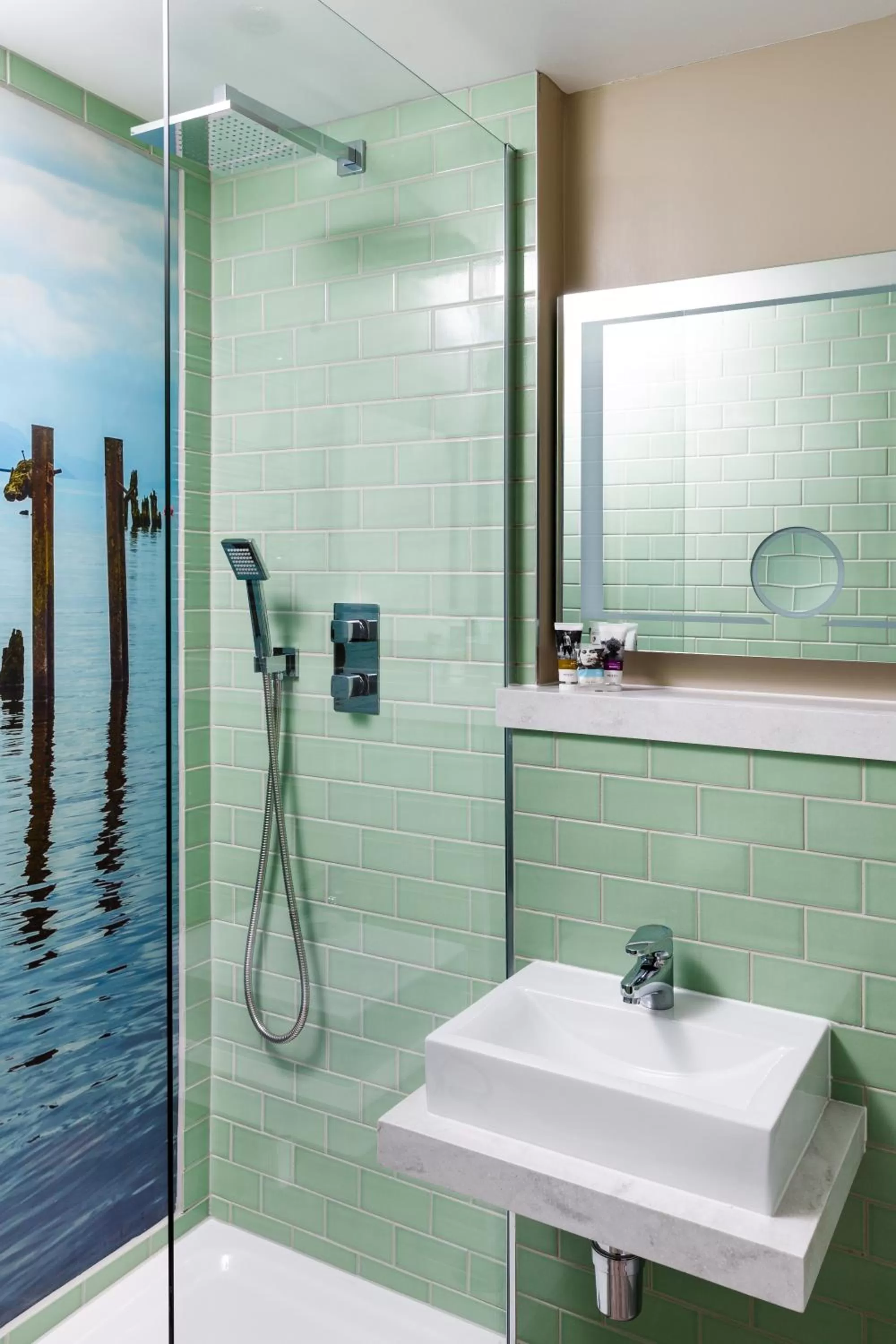 Shower in Mercure Inverness Hotel