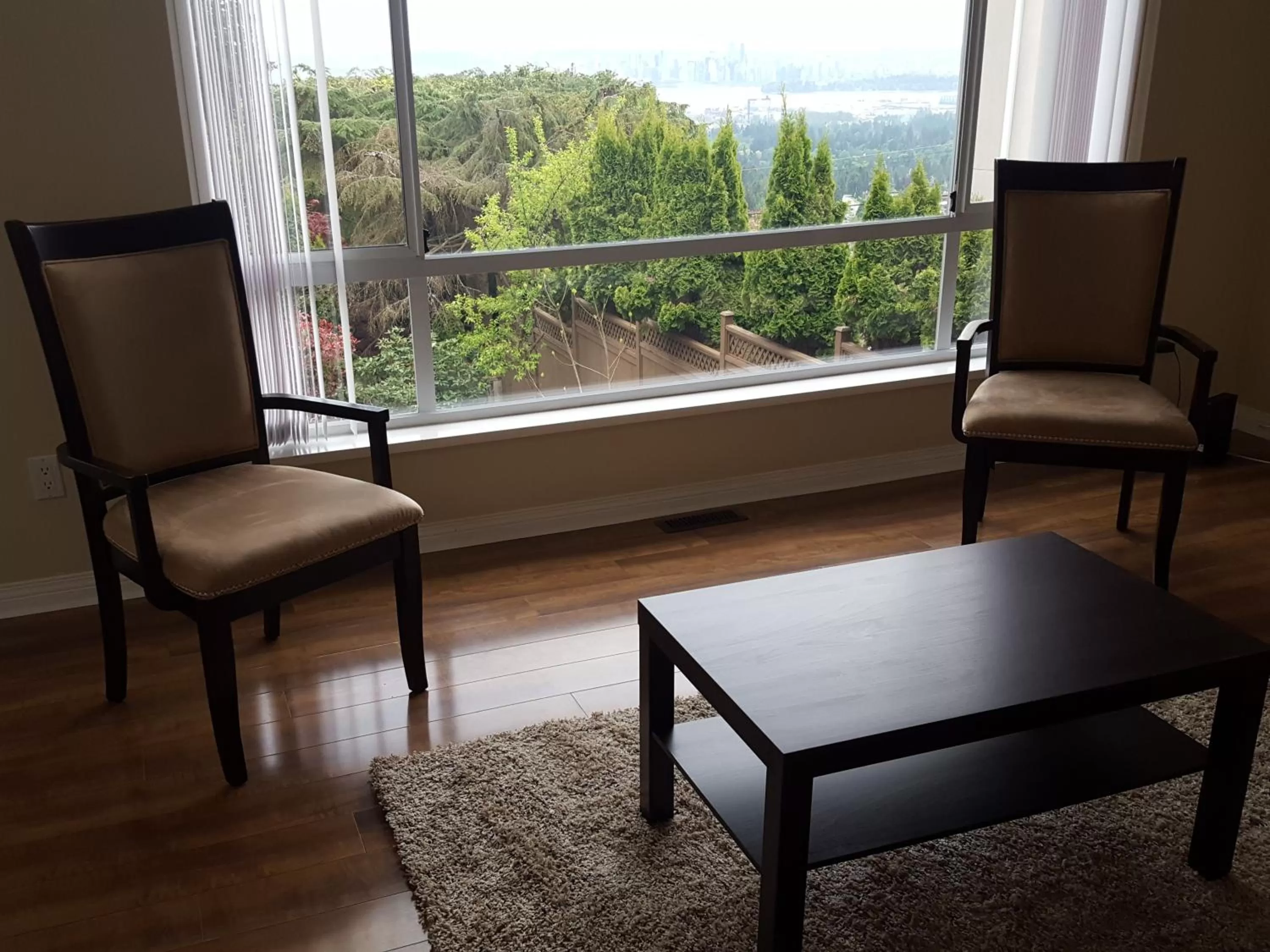 Communal lounge/ TV room in Emperial Suites