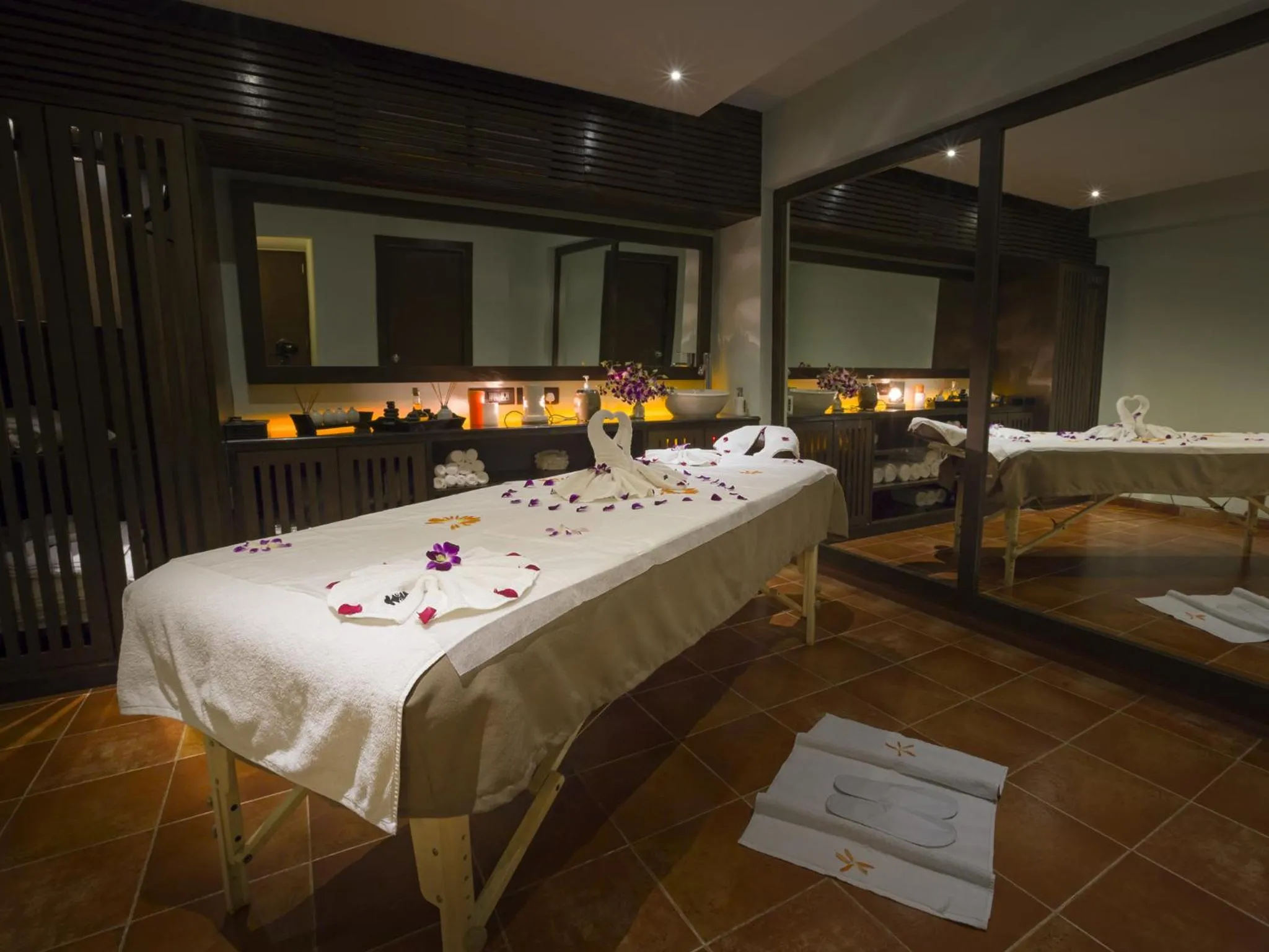 Spa and wellness centre/facilities, Bed in Deltin Suites