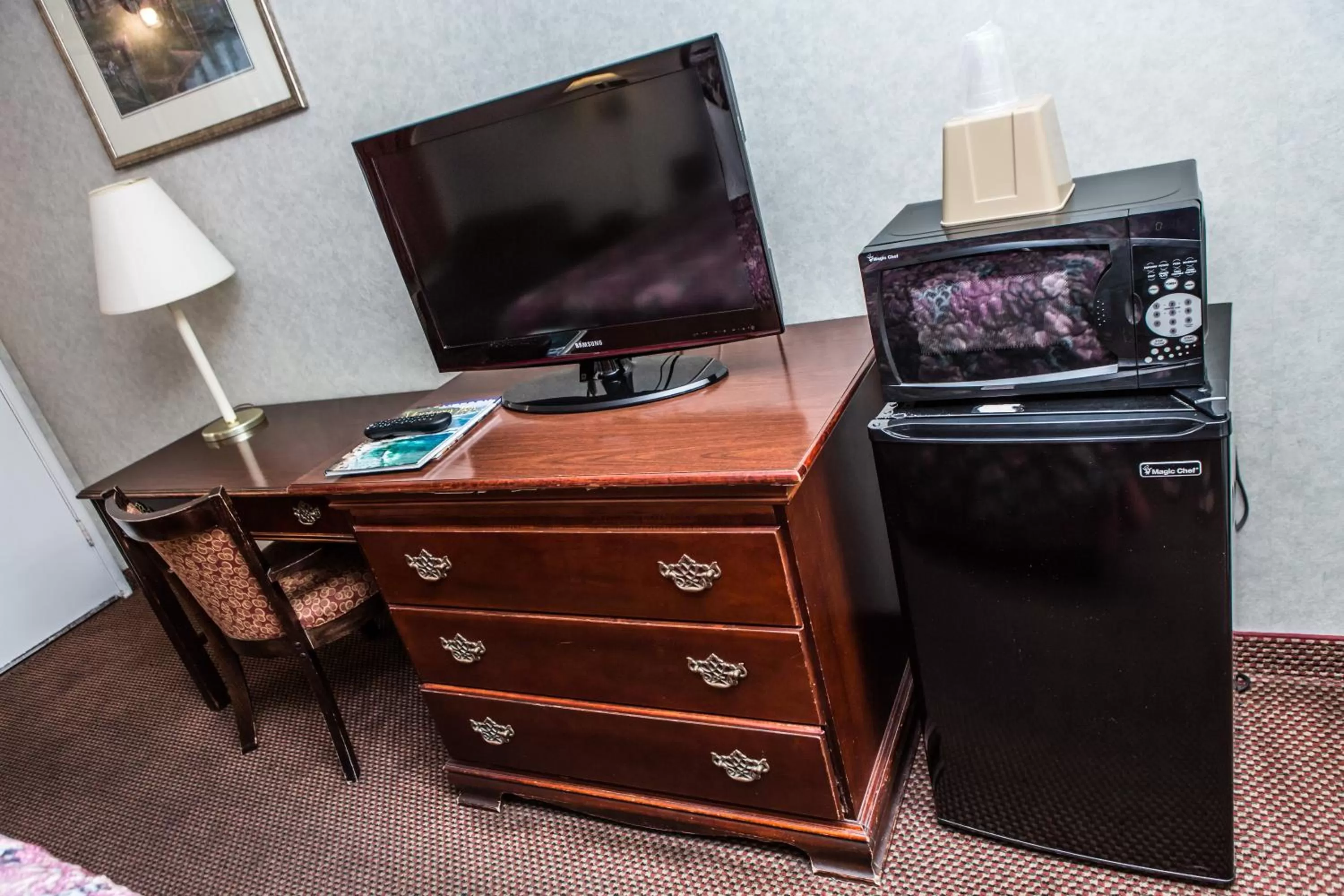 Decorative detail in Pelican Inn