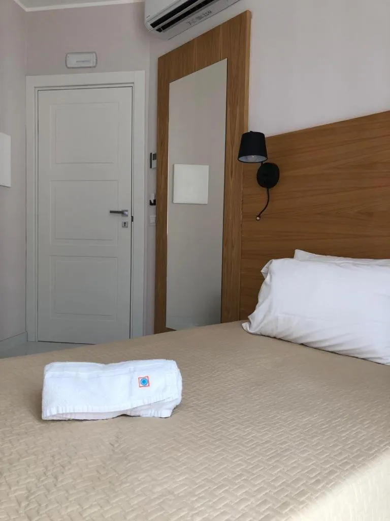 Bed in Albergo Milazzo Inn AiMori