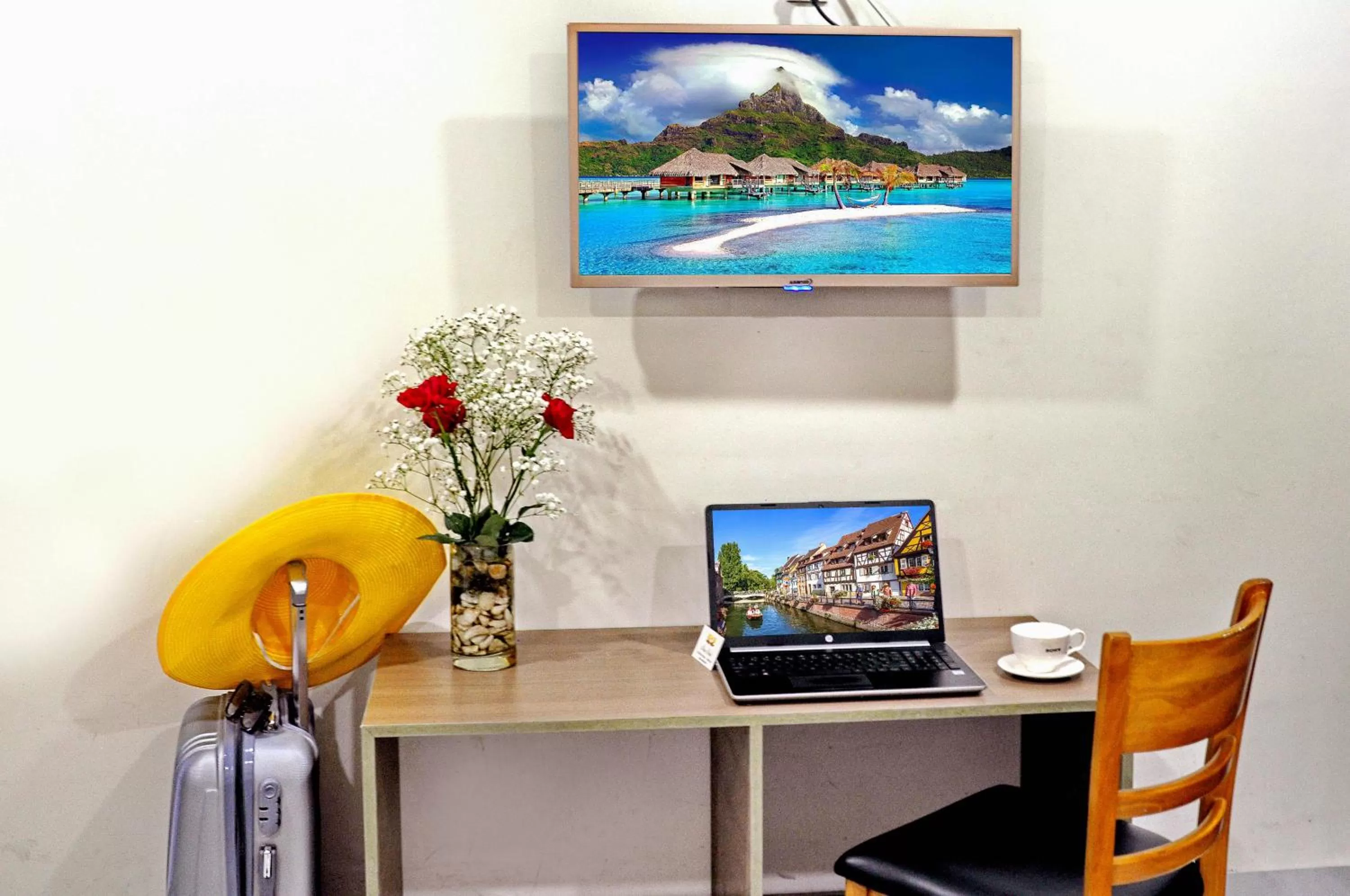 TV and multimedia in Arise Seaside Hotel