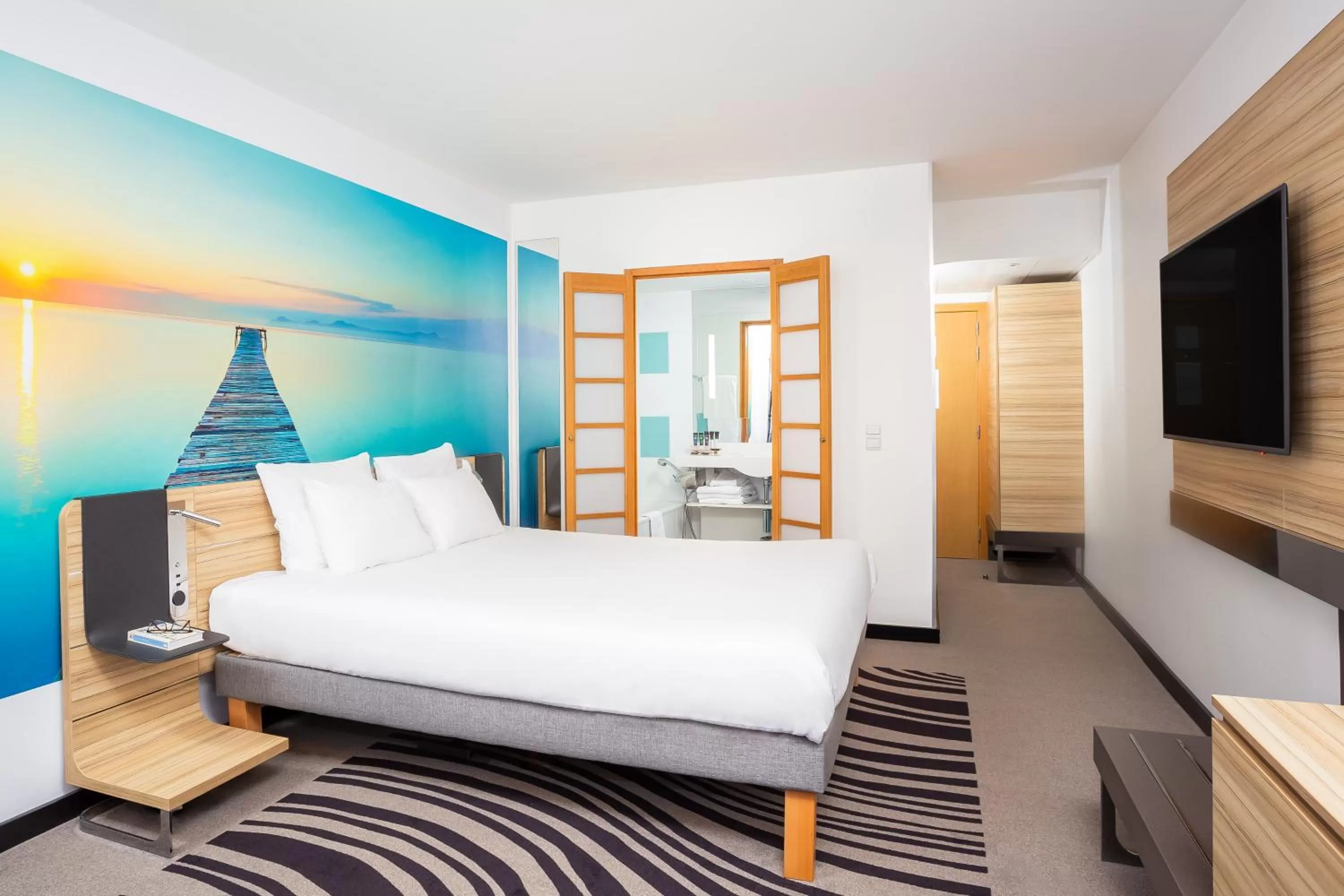 Photo of the whole room, Bed in Hotel Novotel Brussels Off Grand Place