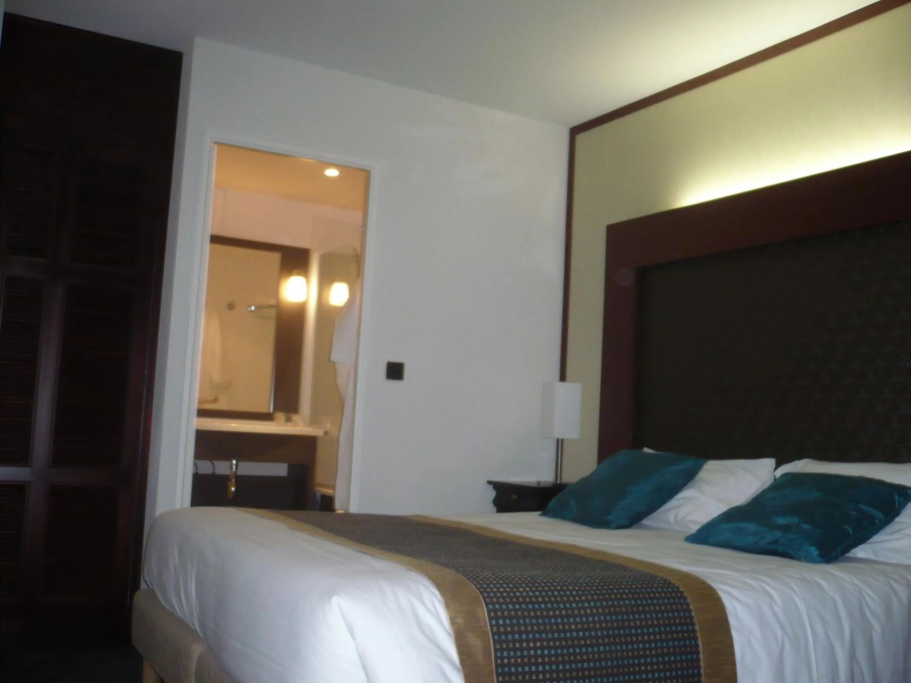 Decorative detail, Bed in Hotel De France