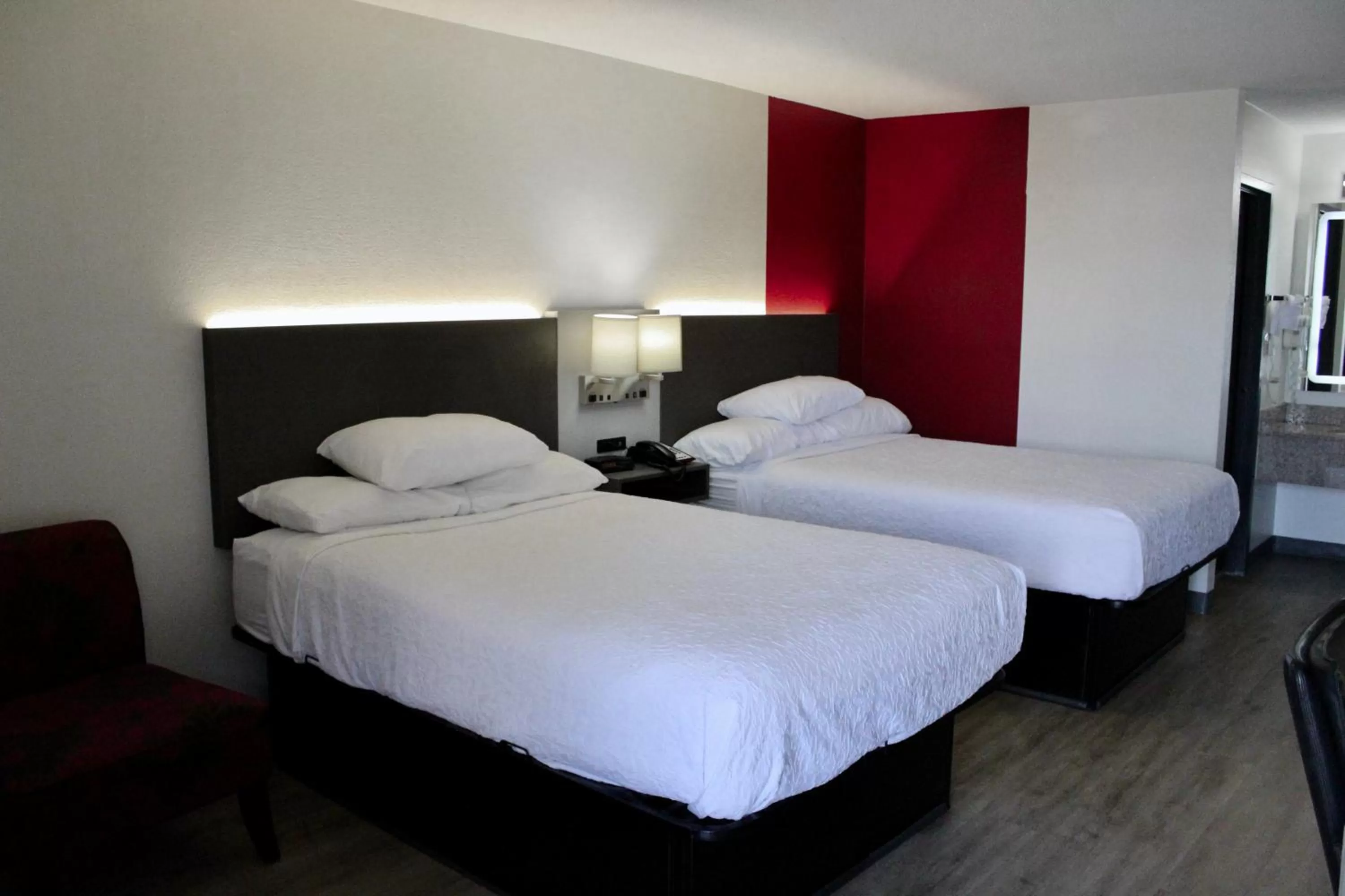 Bedroom, Bed in Ramada by Wyndham Harrisonburg