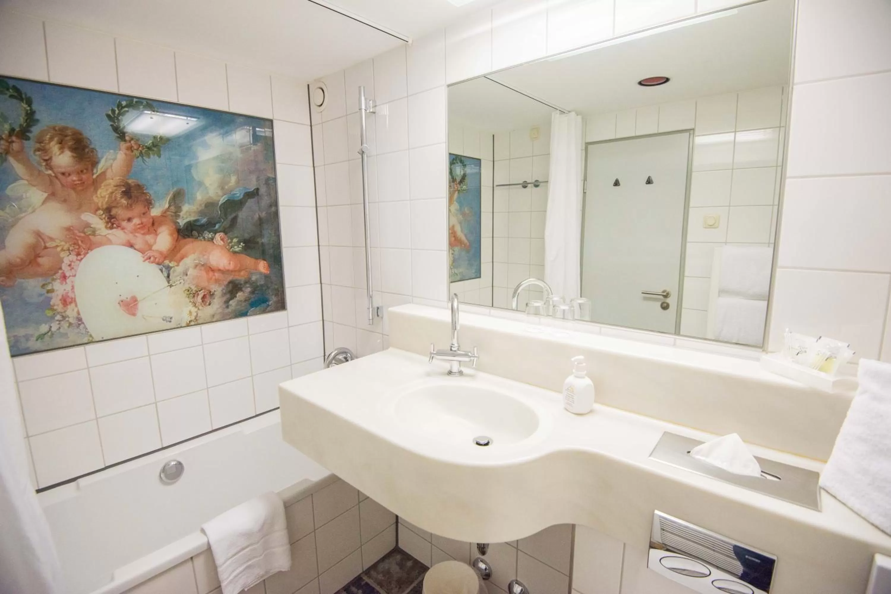 Photo of the whole room in Ringhotel Alpenhof - Patchworkhotel