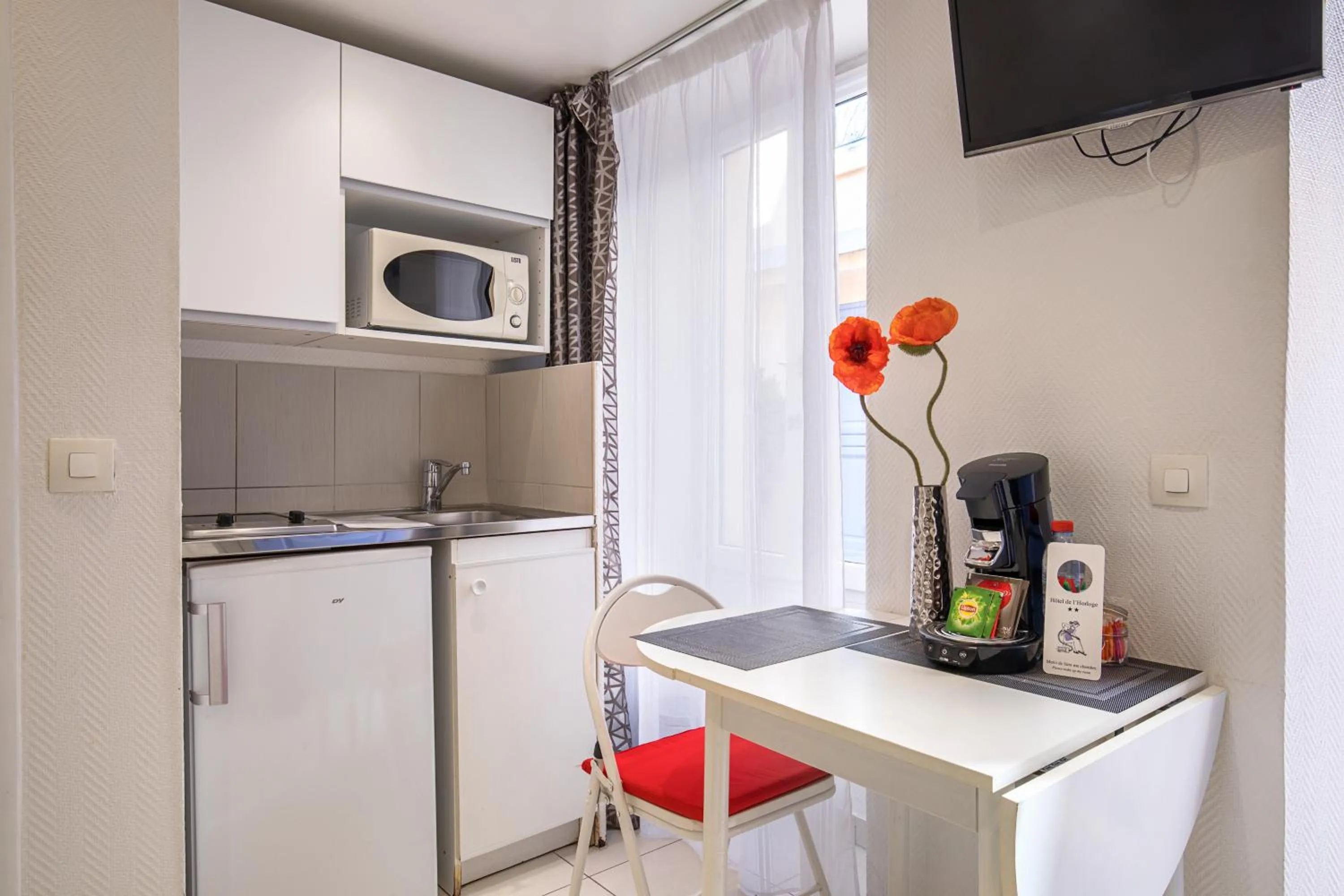Kitchen or kitchenette in Hotel De L'Horloge