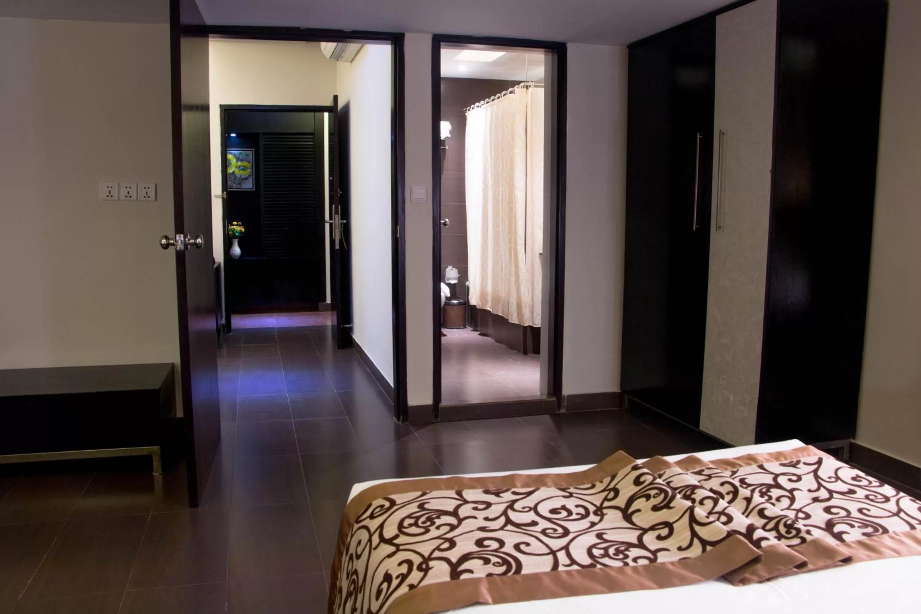 Bedroom, Bed in D'more Dhaka Hotel & Resort