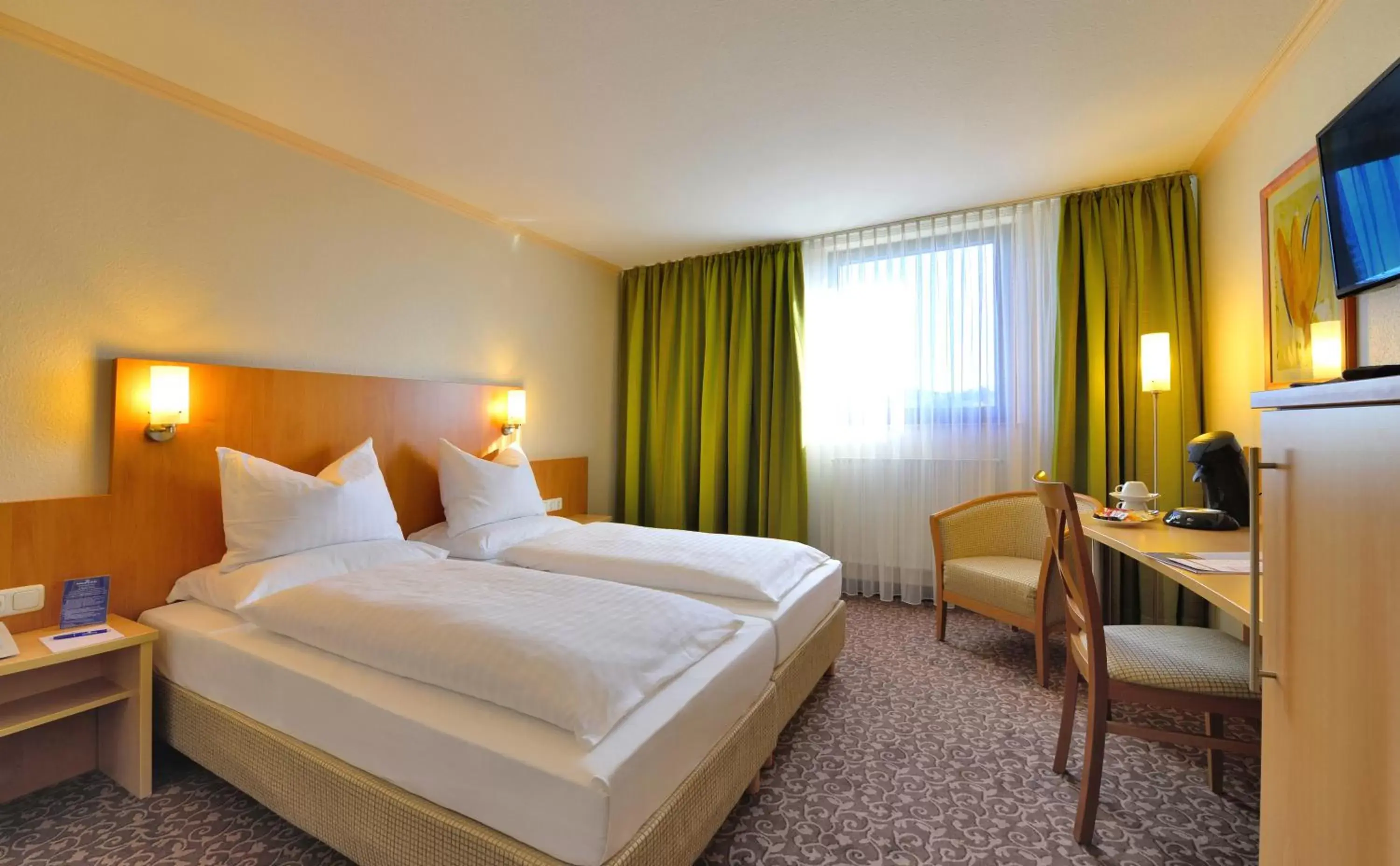 Business Double Room in PLAZA INN Leonberg Business Double Room in PLAZA INN Leonberg