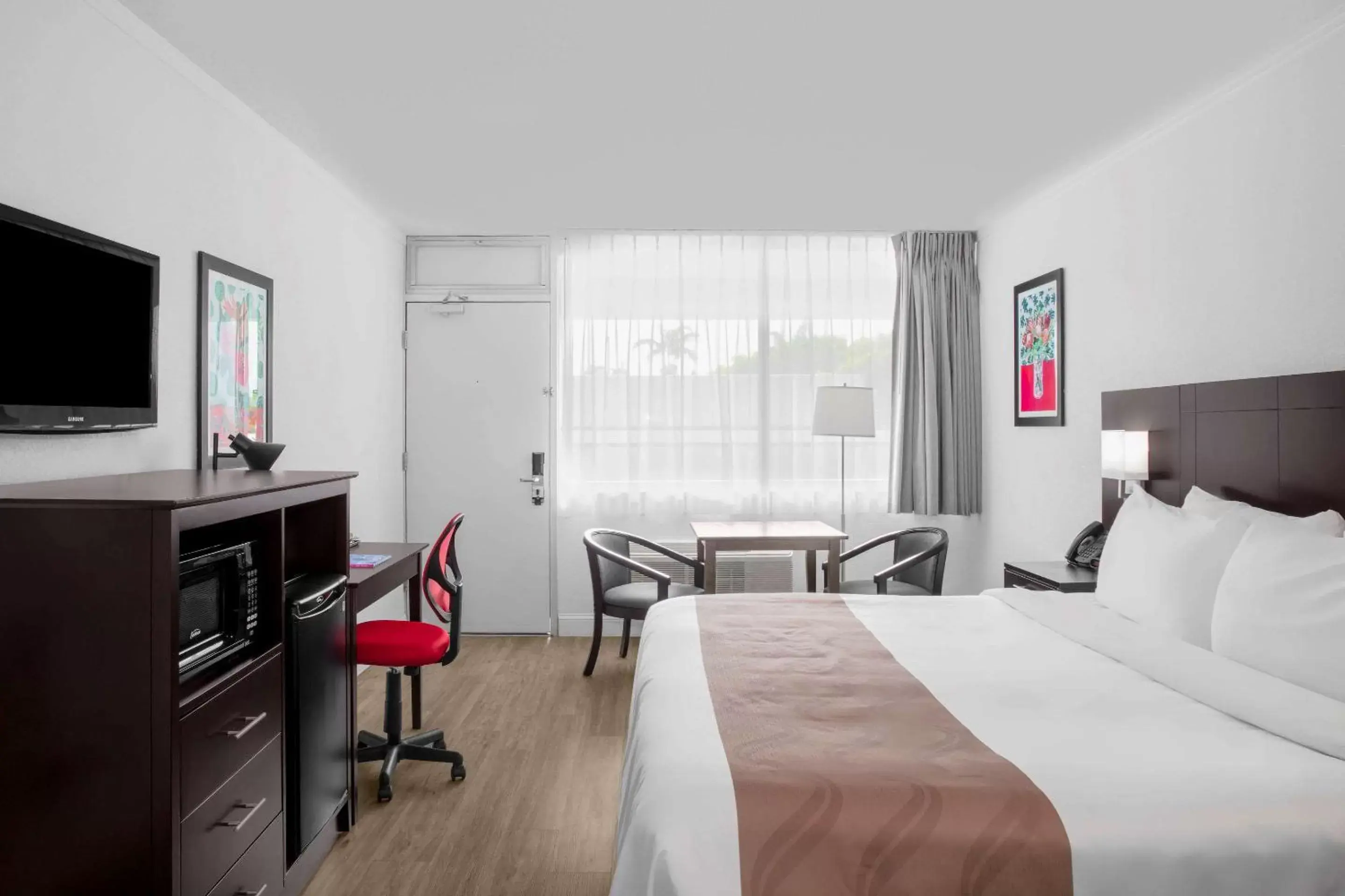 Superior King Room - Mobility Accessible/Non-Smoking in Quality Inn Miami South Superior King Room - Mobility Accessible/Non-Smoking in Quality Inn Miami South