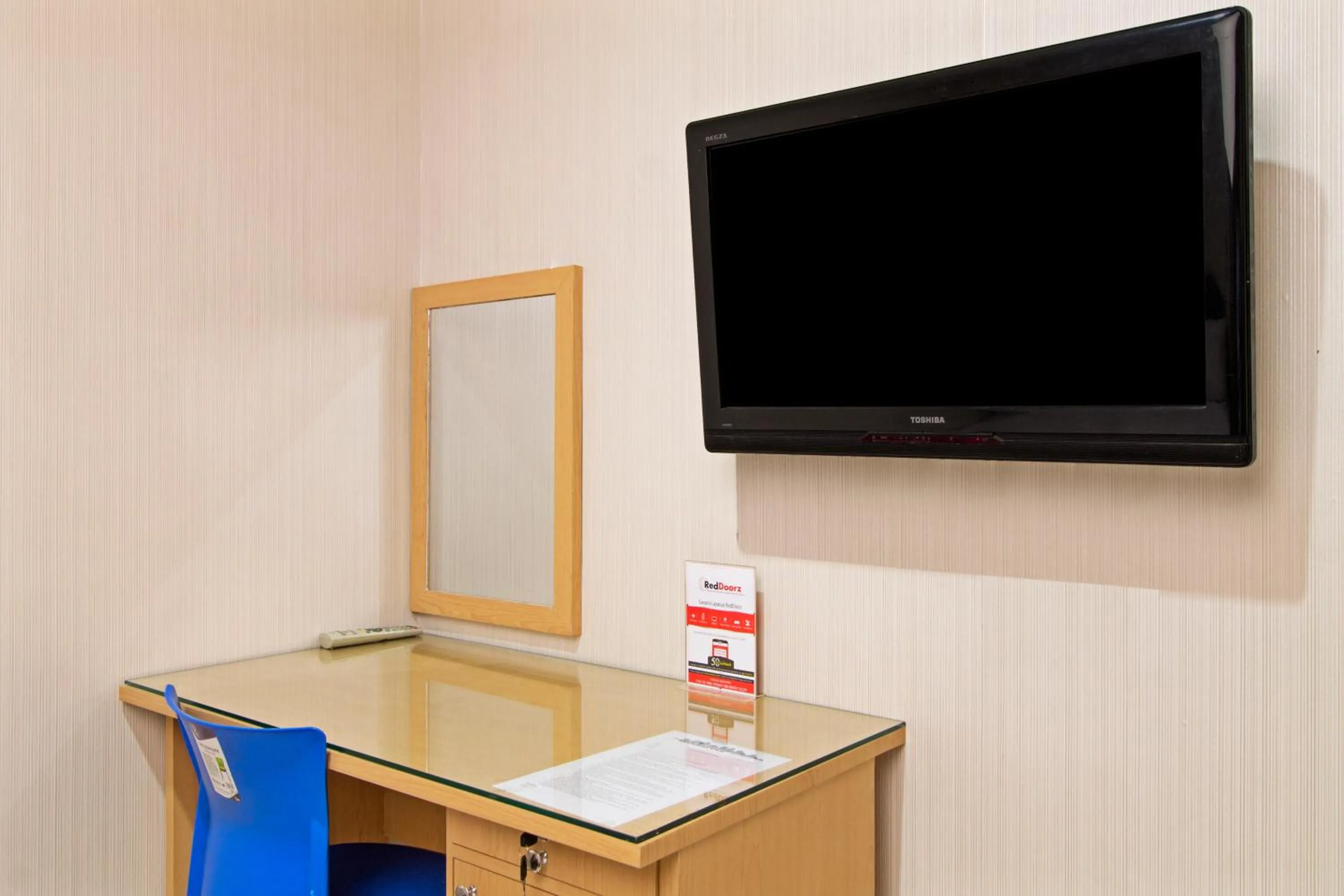 Bedroom in RedDoorz @ Mangga Besar 2