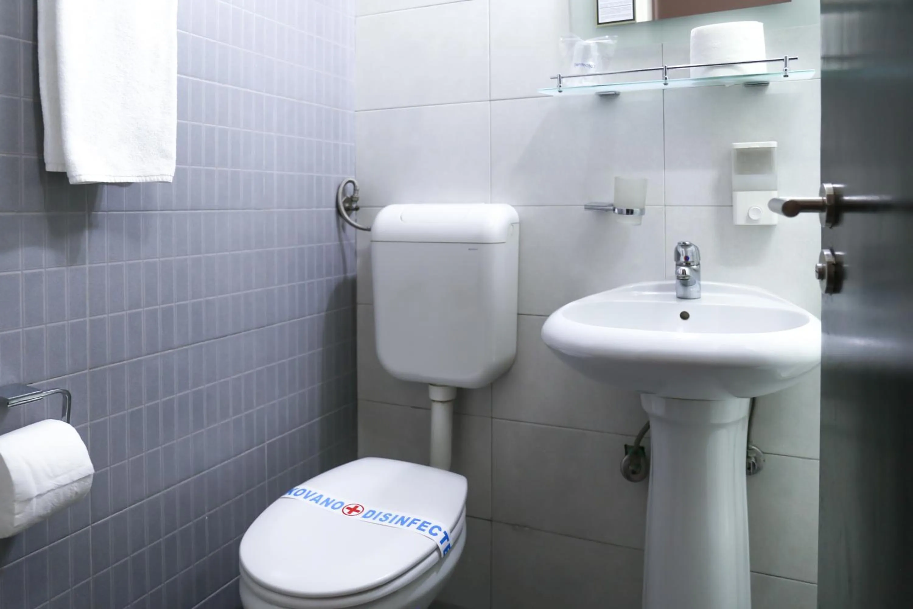 Toilet in Hotel Srbija-FREE PARKING