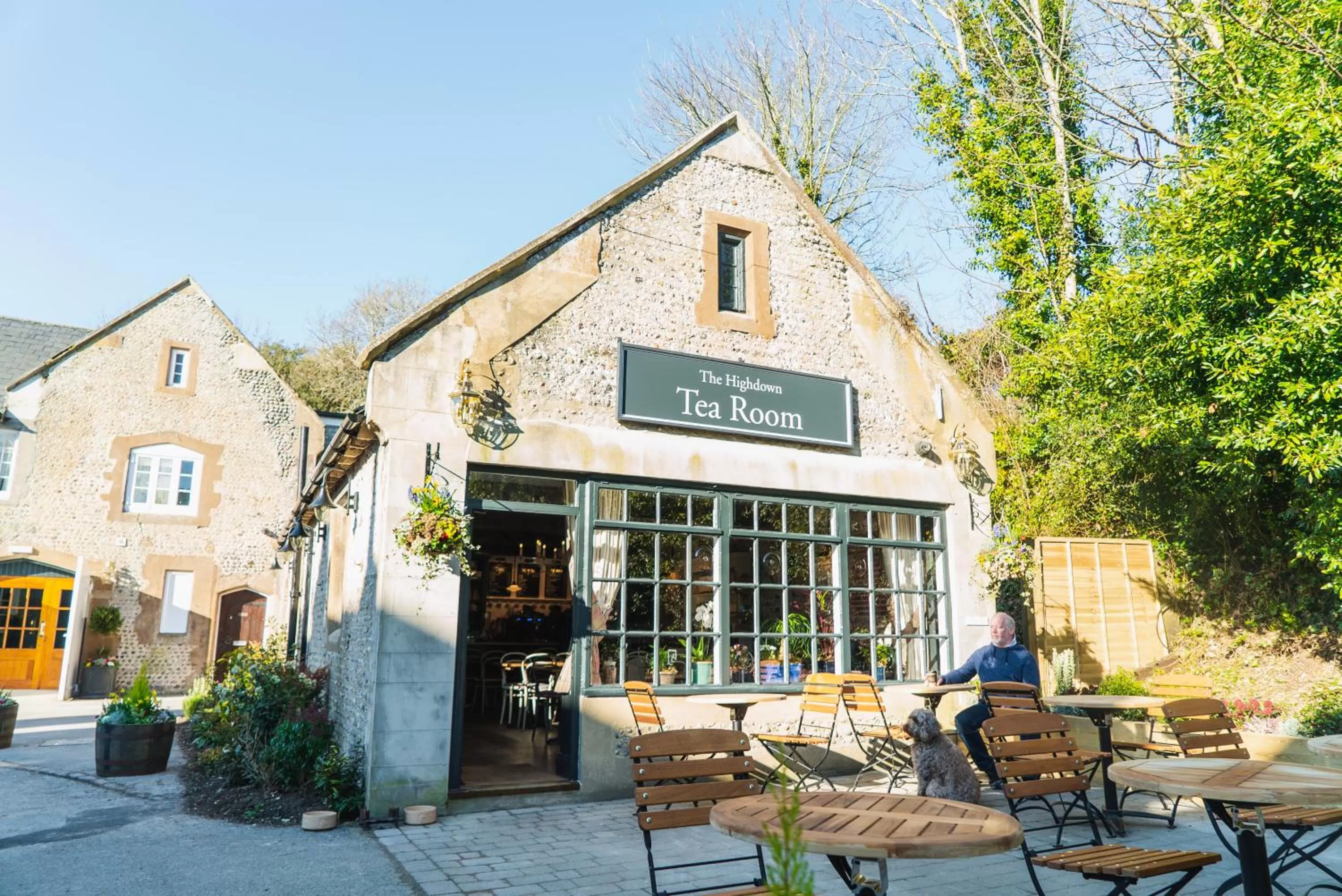 Restaurant/places to eat in The Highdown – Brunning and Price