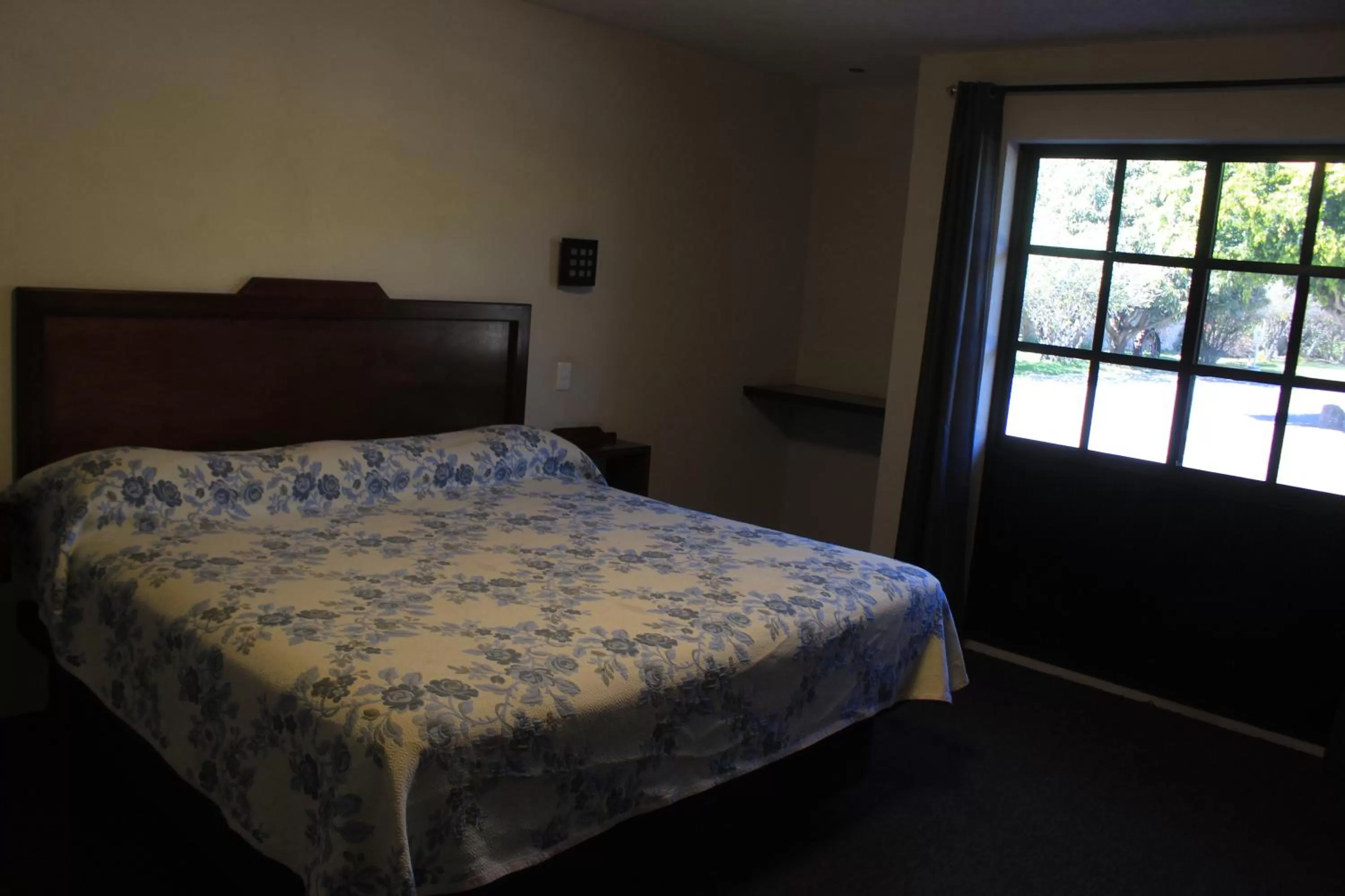 Bed in Hotel Meson del Puente