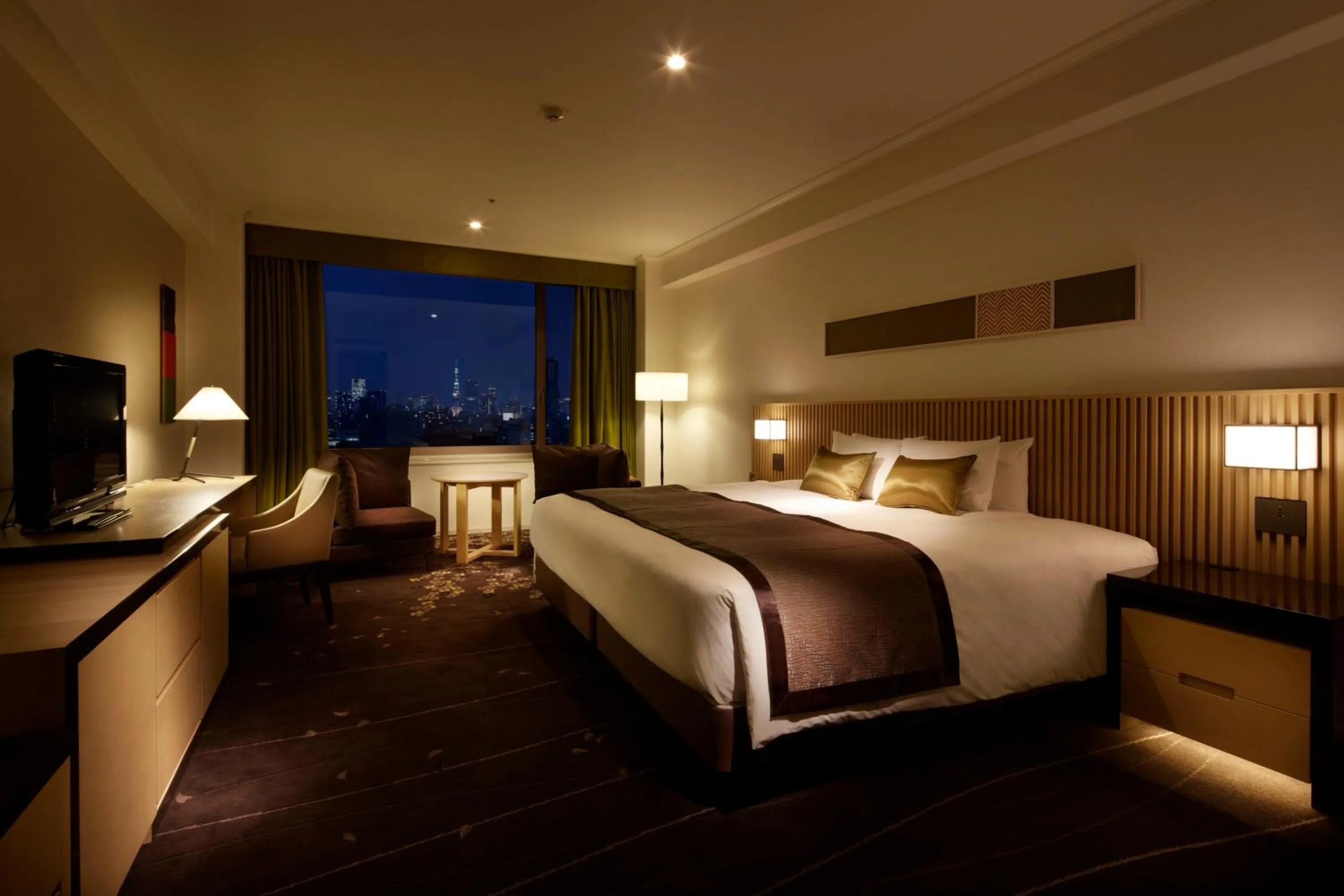 Photo of the whole room, Bed in The Prince Sakura Tower Tokyo, Autograph Collection