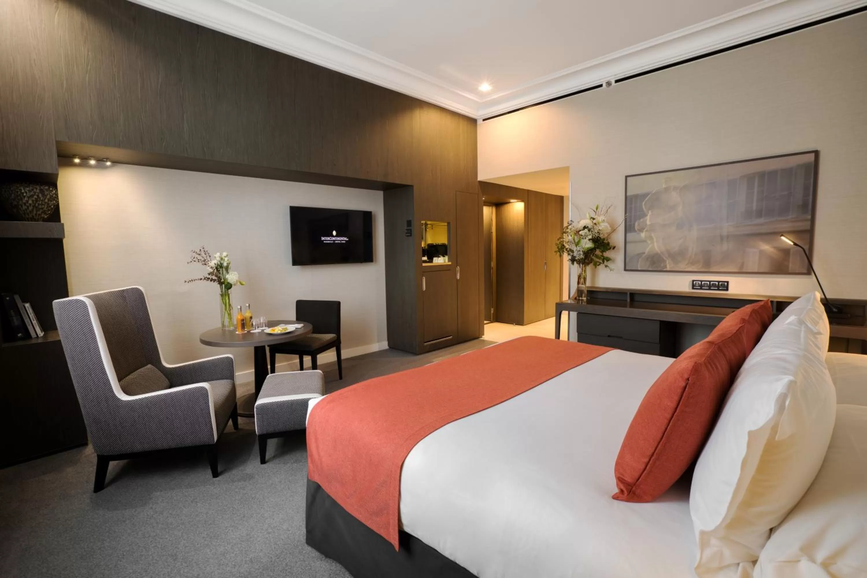 Photo of the whole room, Bed in InterContinental Marseille - Hotel Dieu by IHG