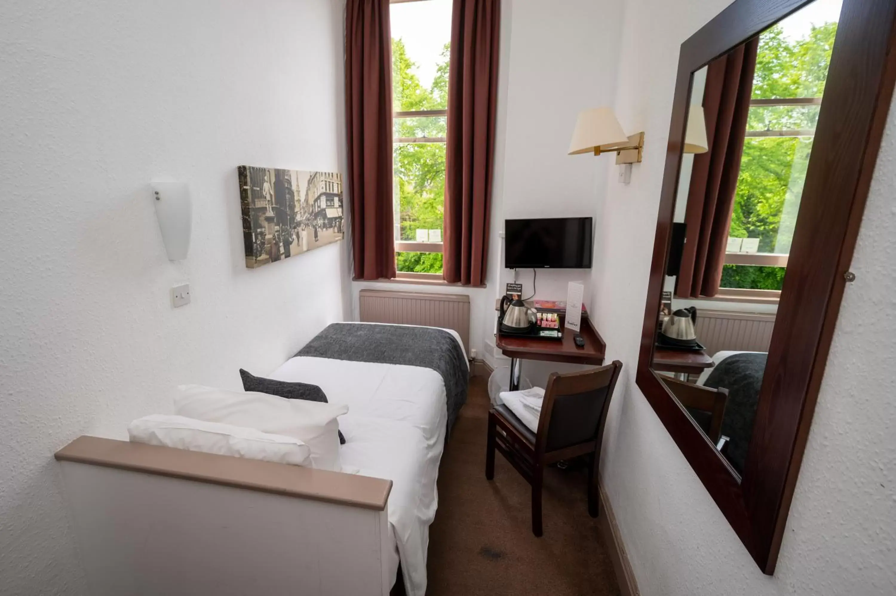 Single Room in Channings Hotel by Greene King Inns Single Room in Channings Hotel by Greene King Inns