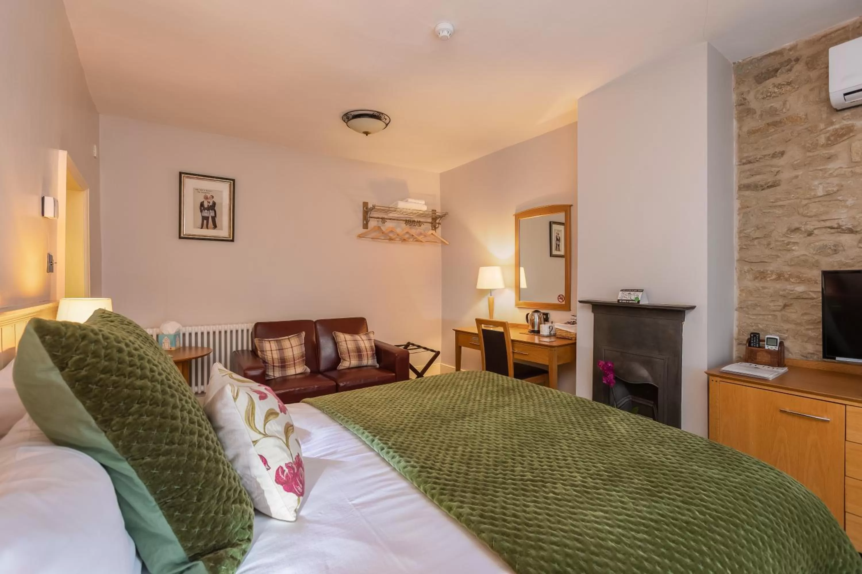 Bed in The Black Swan Inn