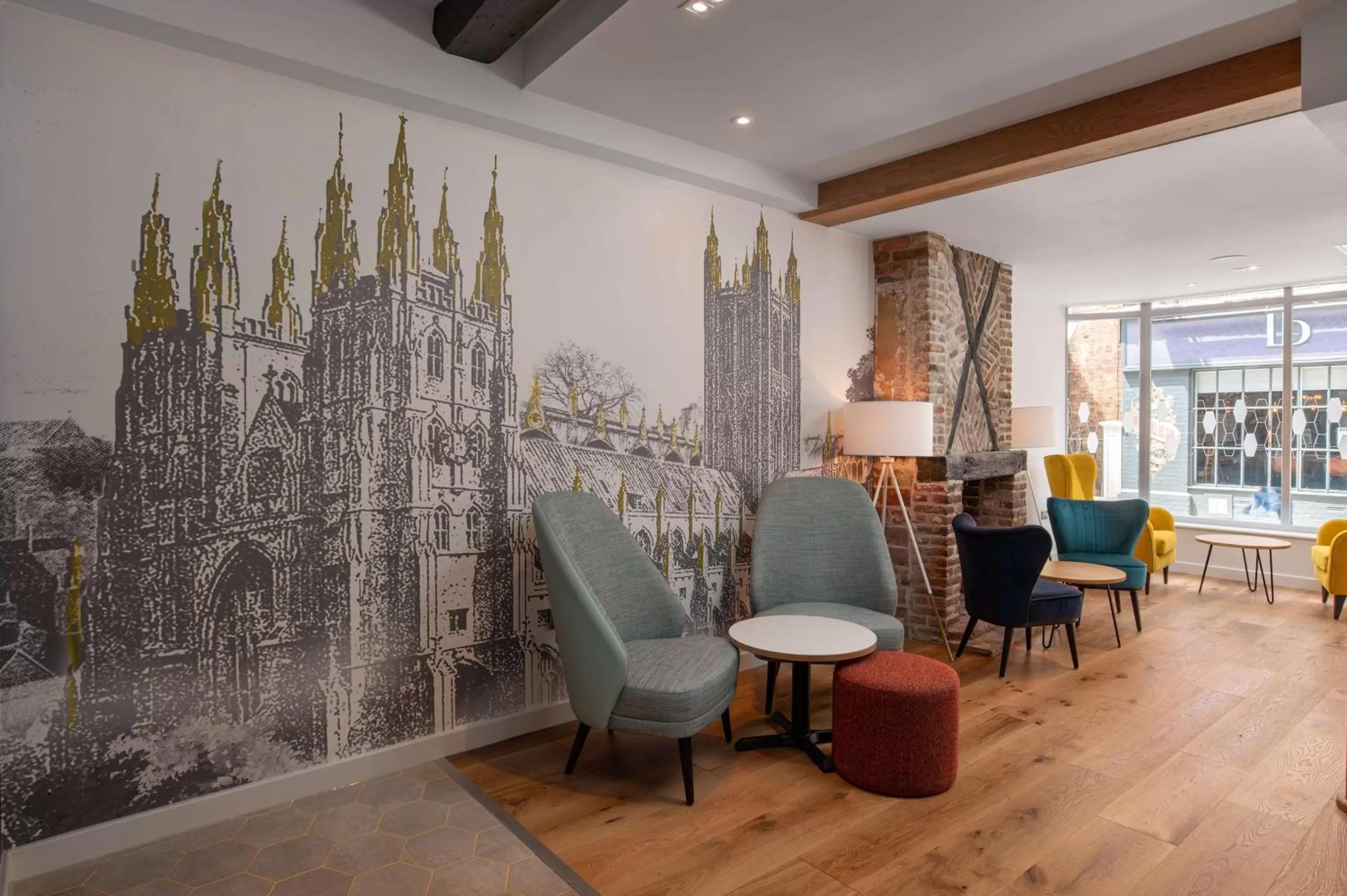 Lobby or reception in Hampton by Hilton Canterbury