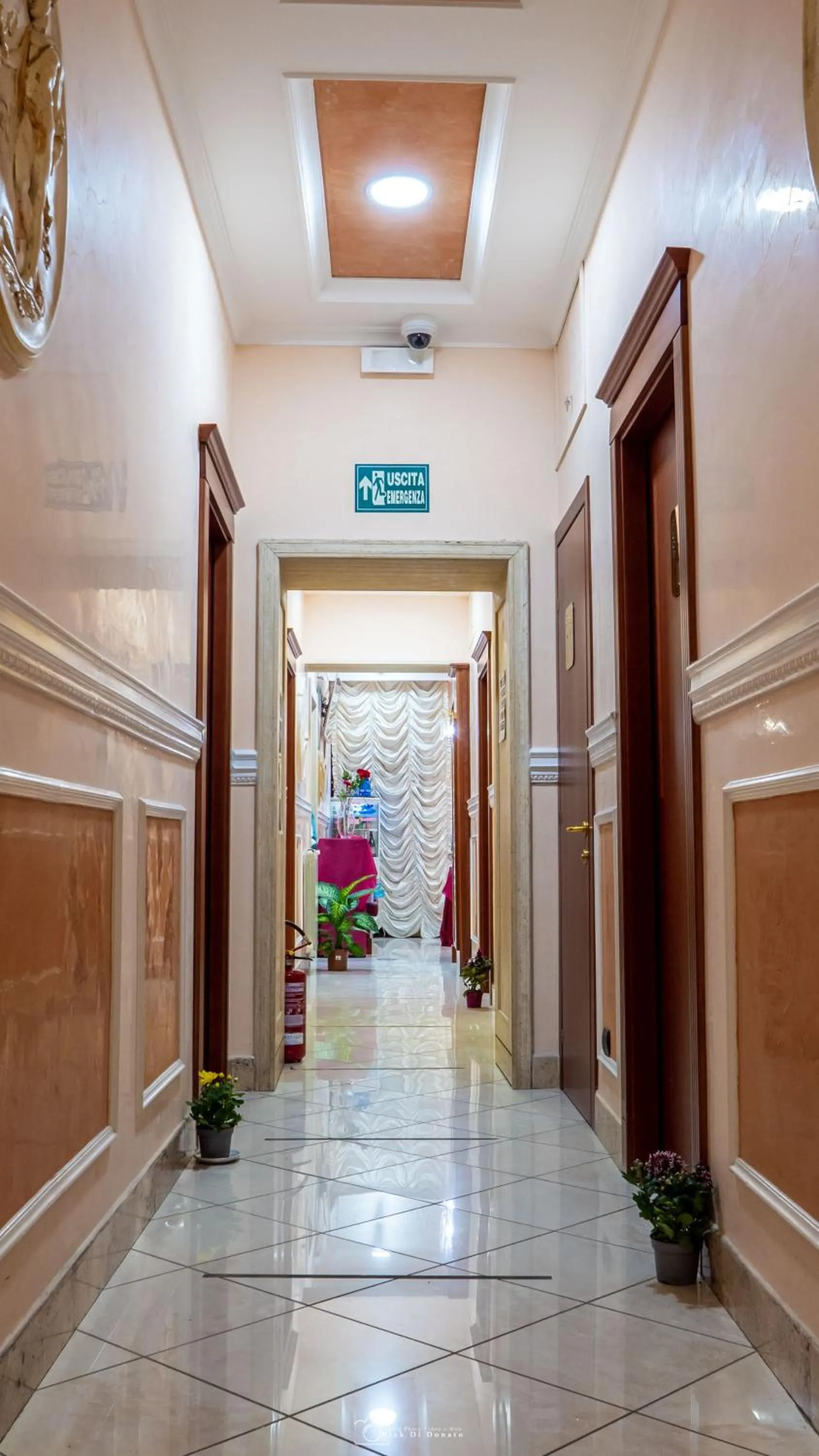 Facade/entrance in Hotel Suite Caesar