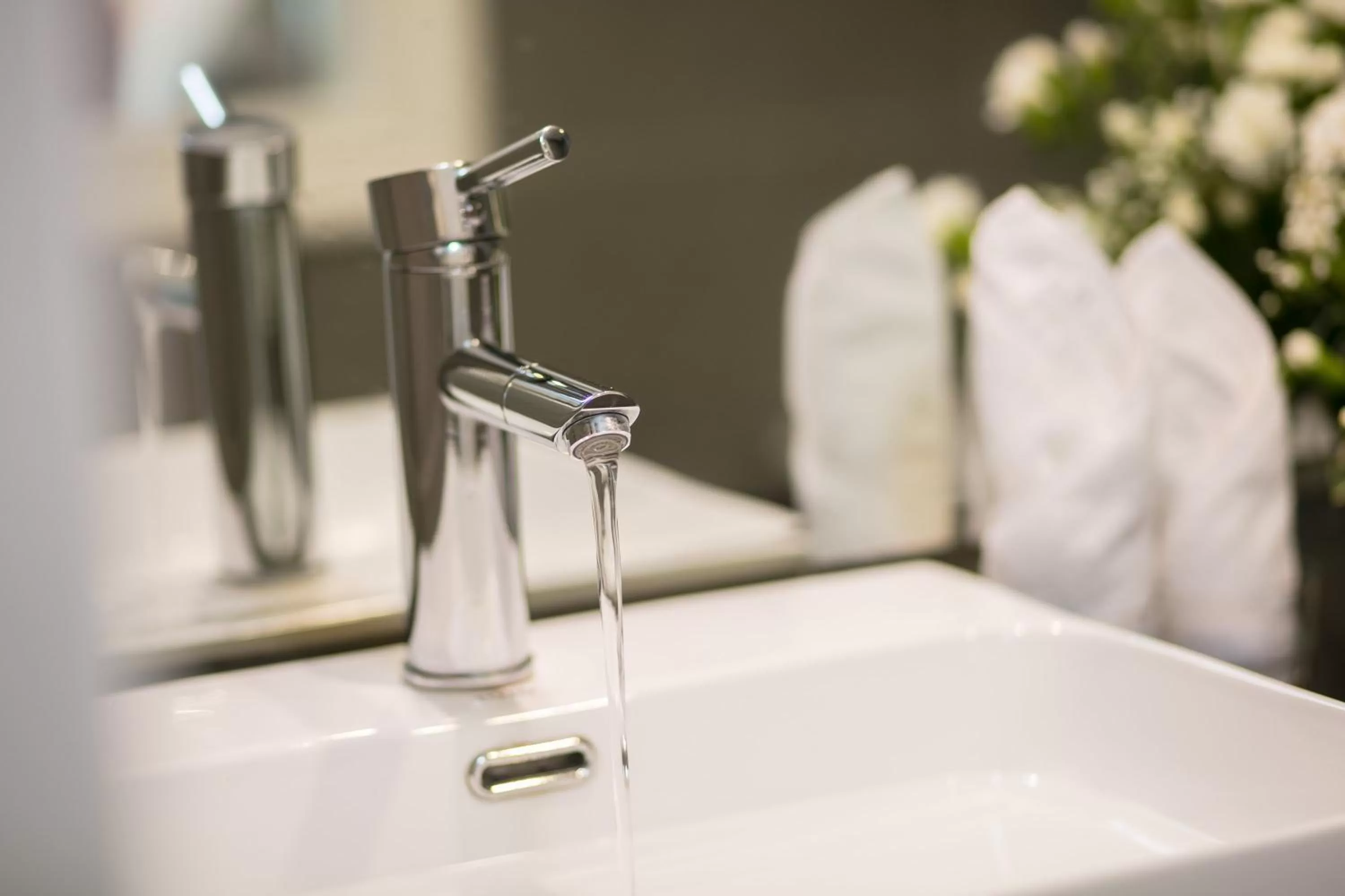 Bathroom in Flora Centre Hotel & Spa