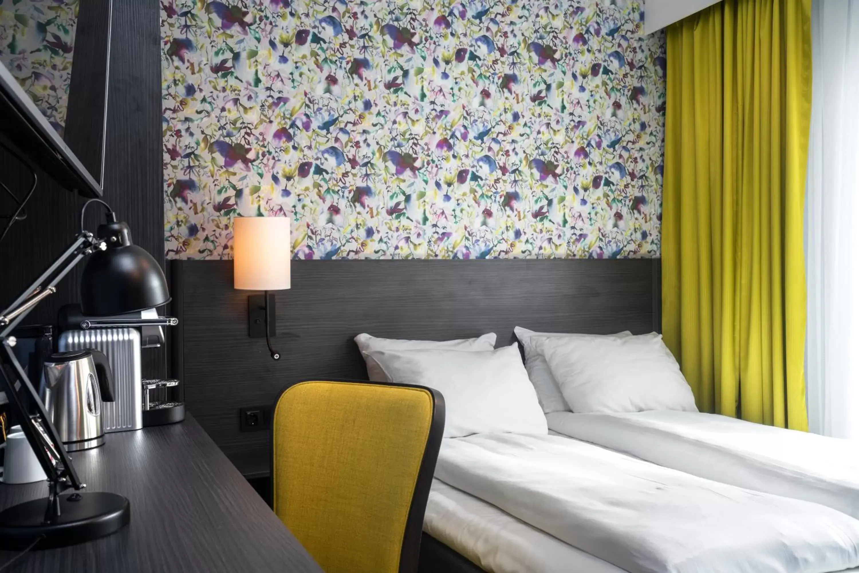 Standard Queen Room in Thon Hotel Tromsø Standard Queen Room in Thon Hotel Tromsø