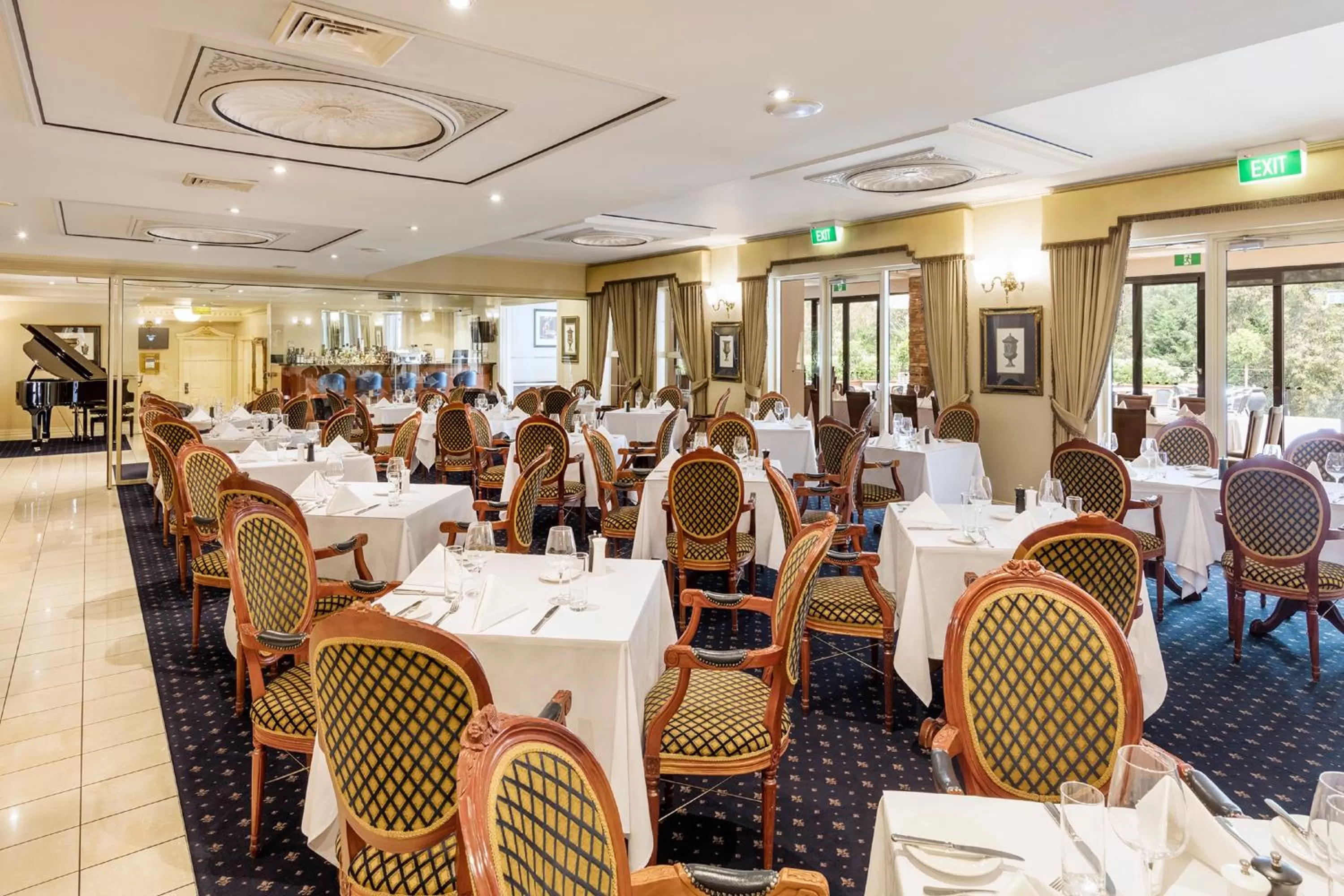 Restaurant/places to eat in Canterbury International Hotel