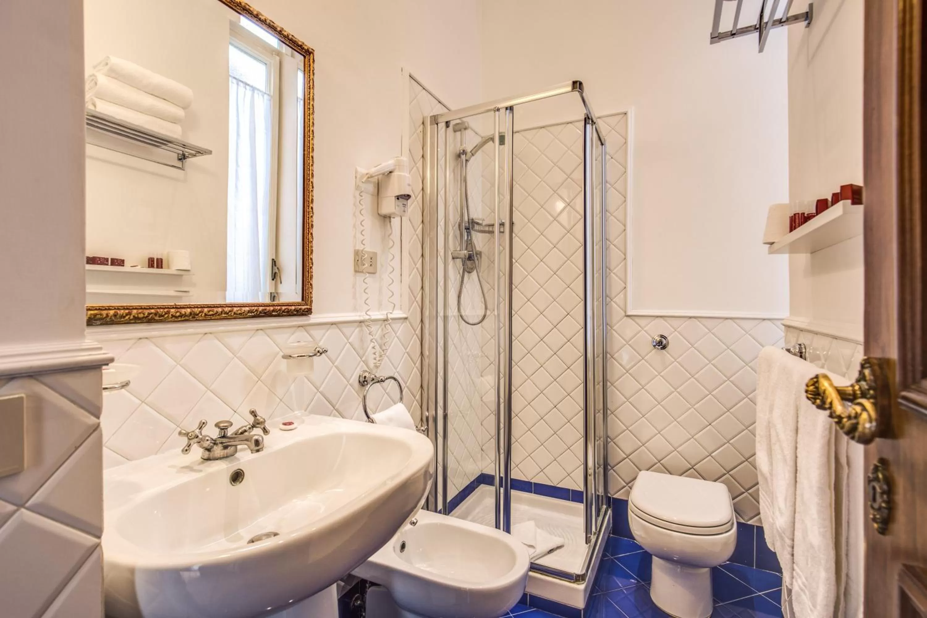 Bathroom in Rome Garden Hotel