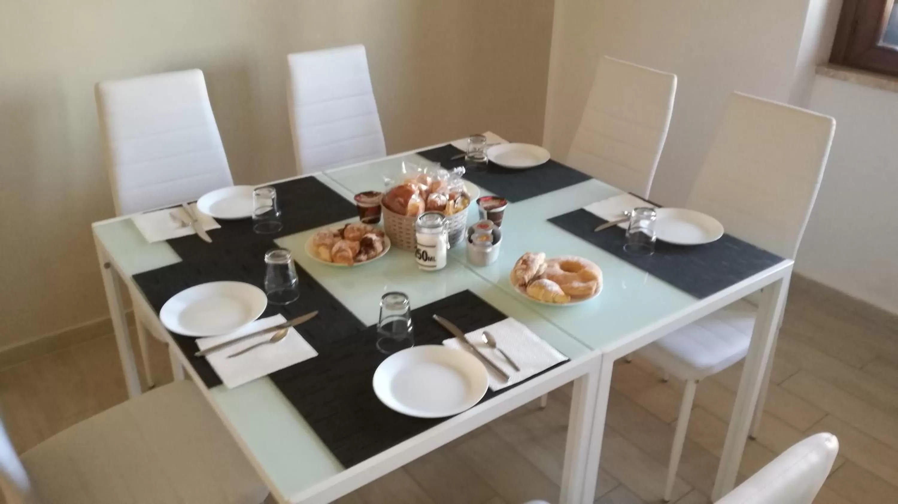 Breakfast, Restaurant/Places to Eat in Bonsai Bed & Breakfast