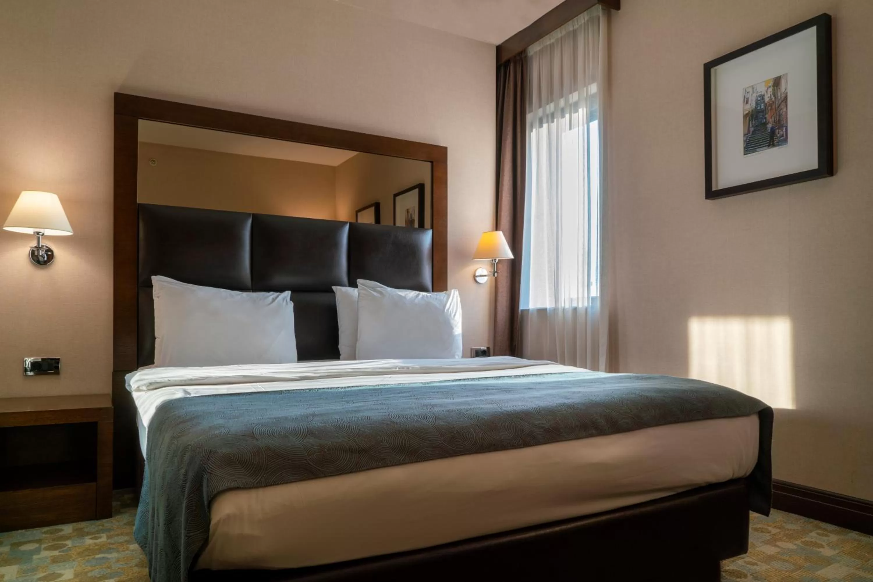 Bed in Midtown Hotel