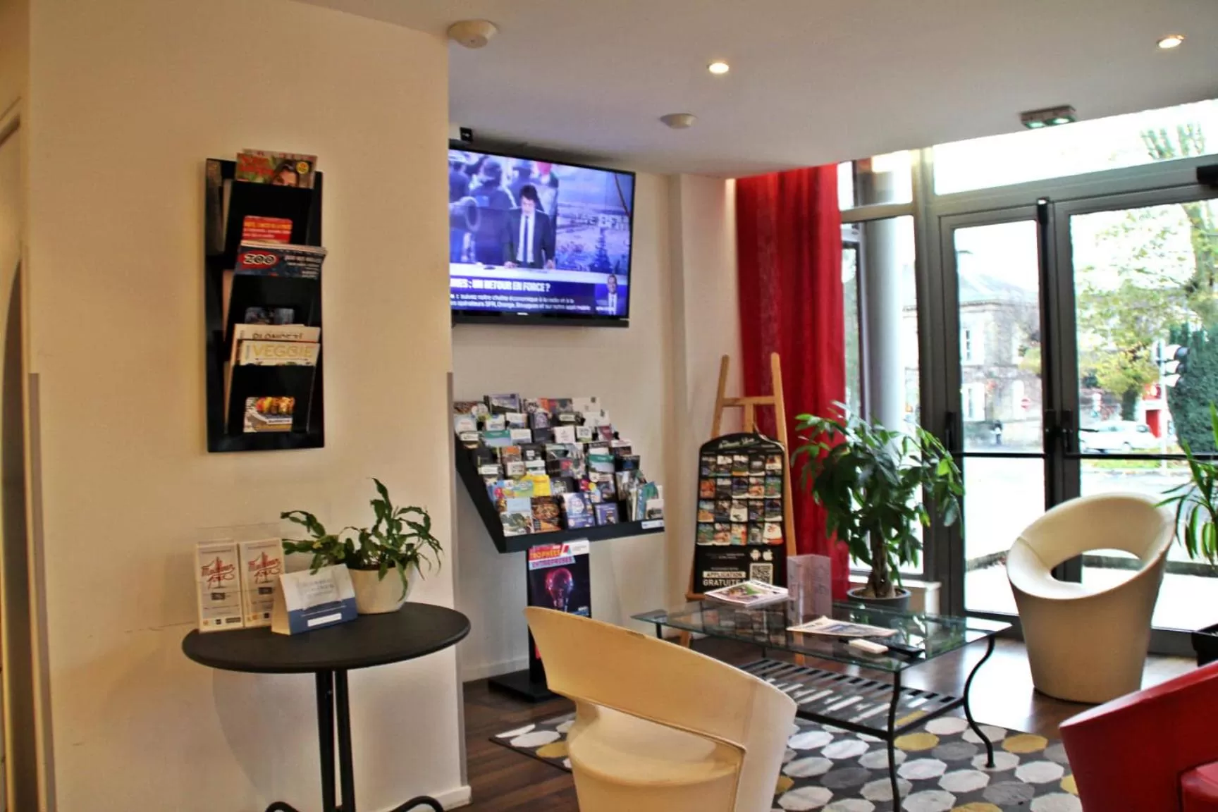 Communal lounge/ TV room in Kyriad Charleville Mezieres