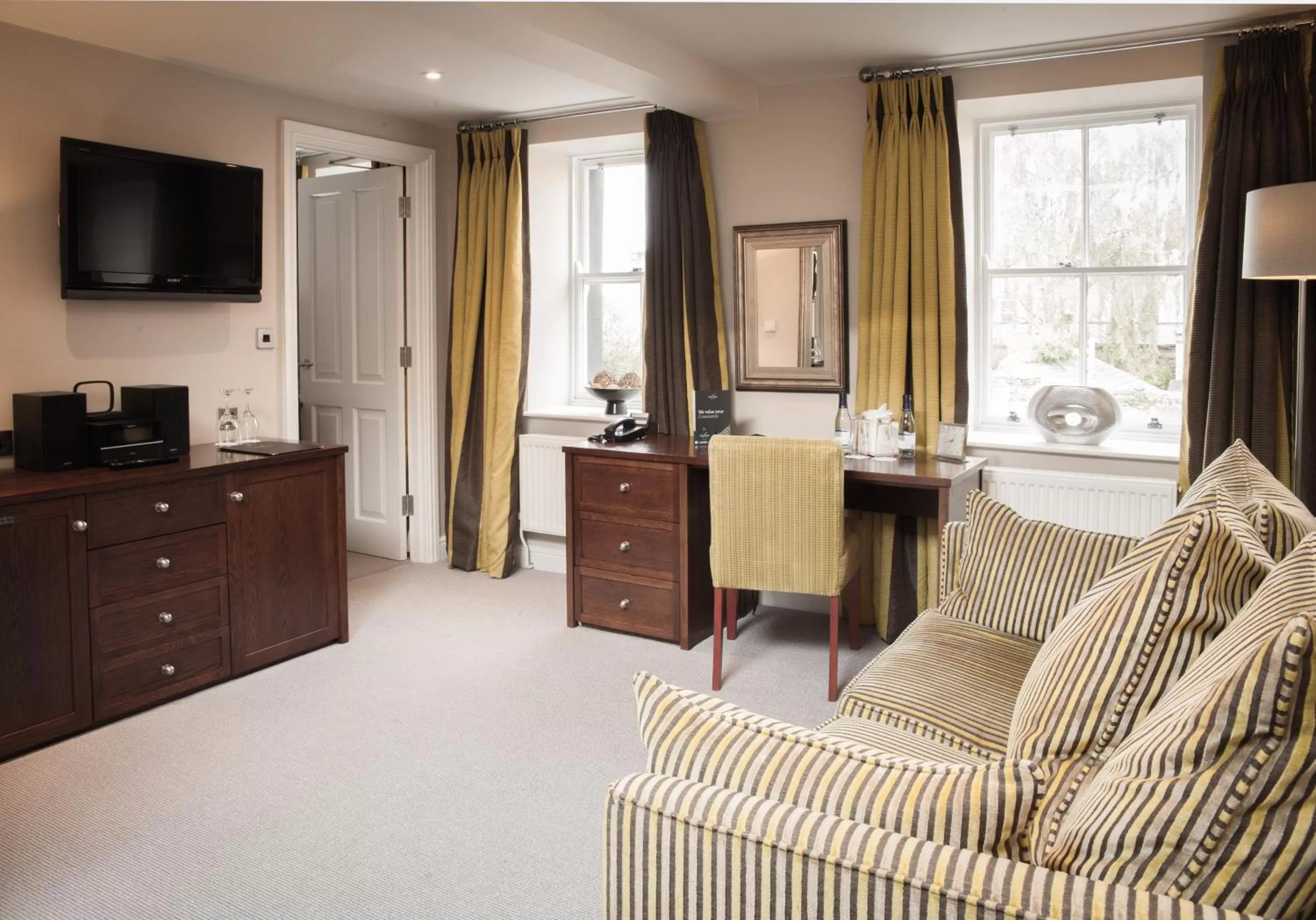 Restaurant/places to eat in Trout Hotel