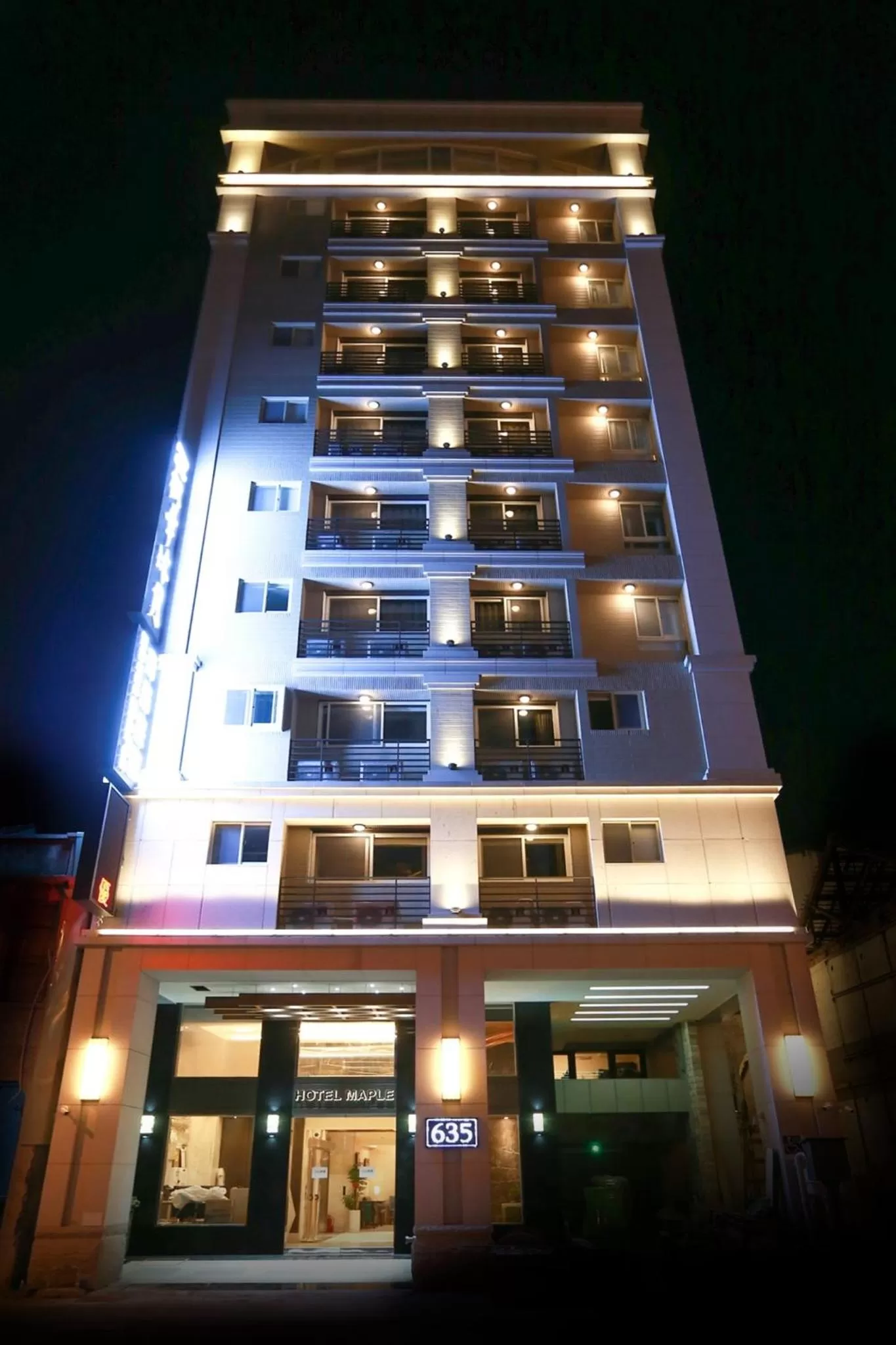 Property building in Hotel Maple Taiwan Boulevard
