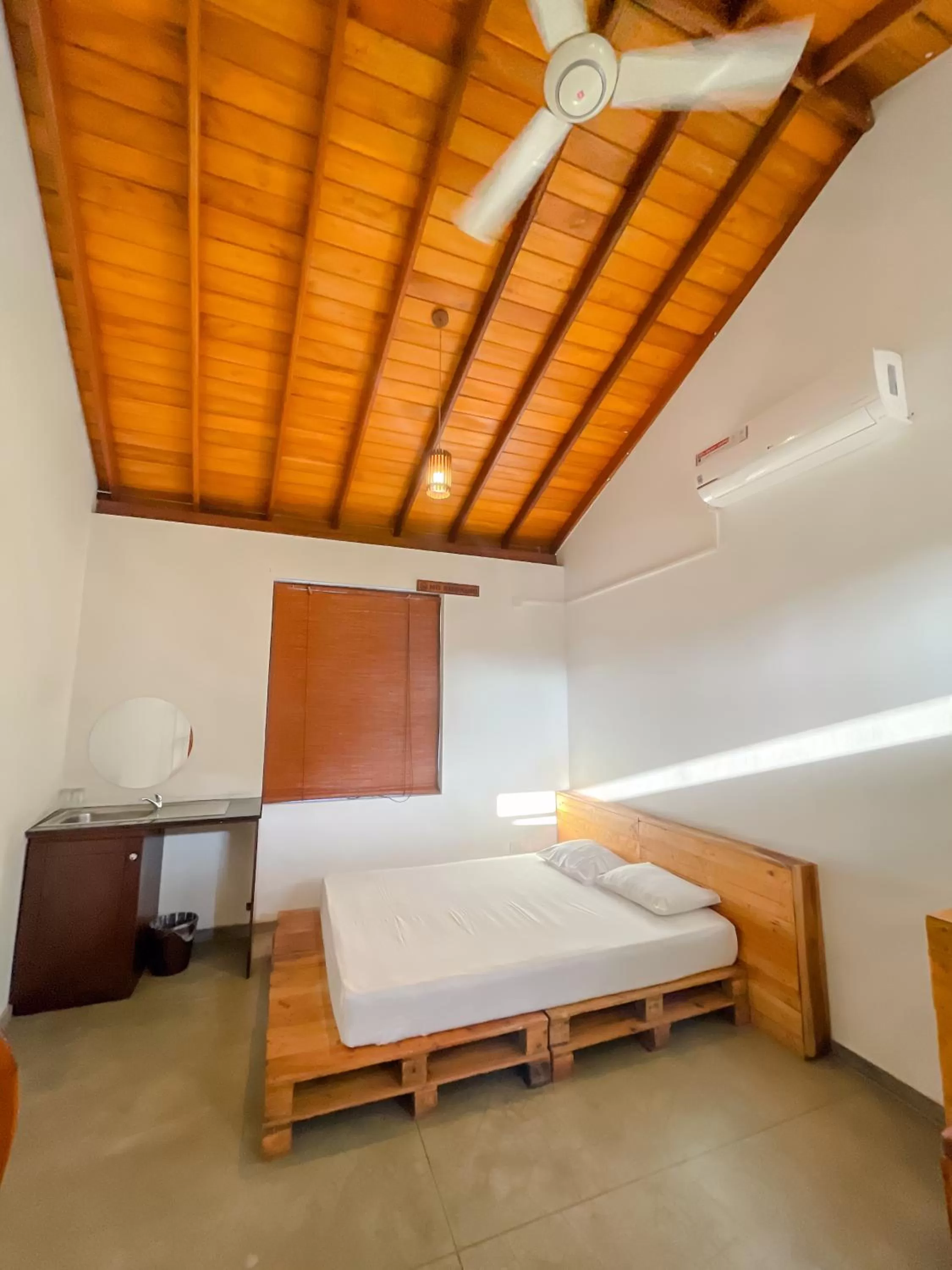 Bed in Battaramulla Boutique Villa
