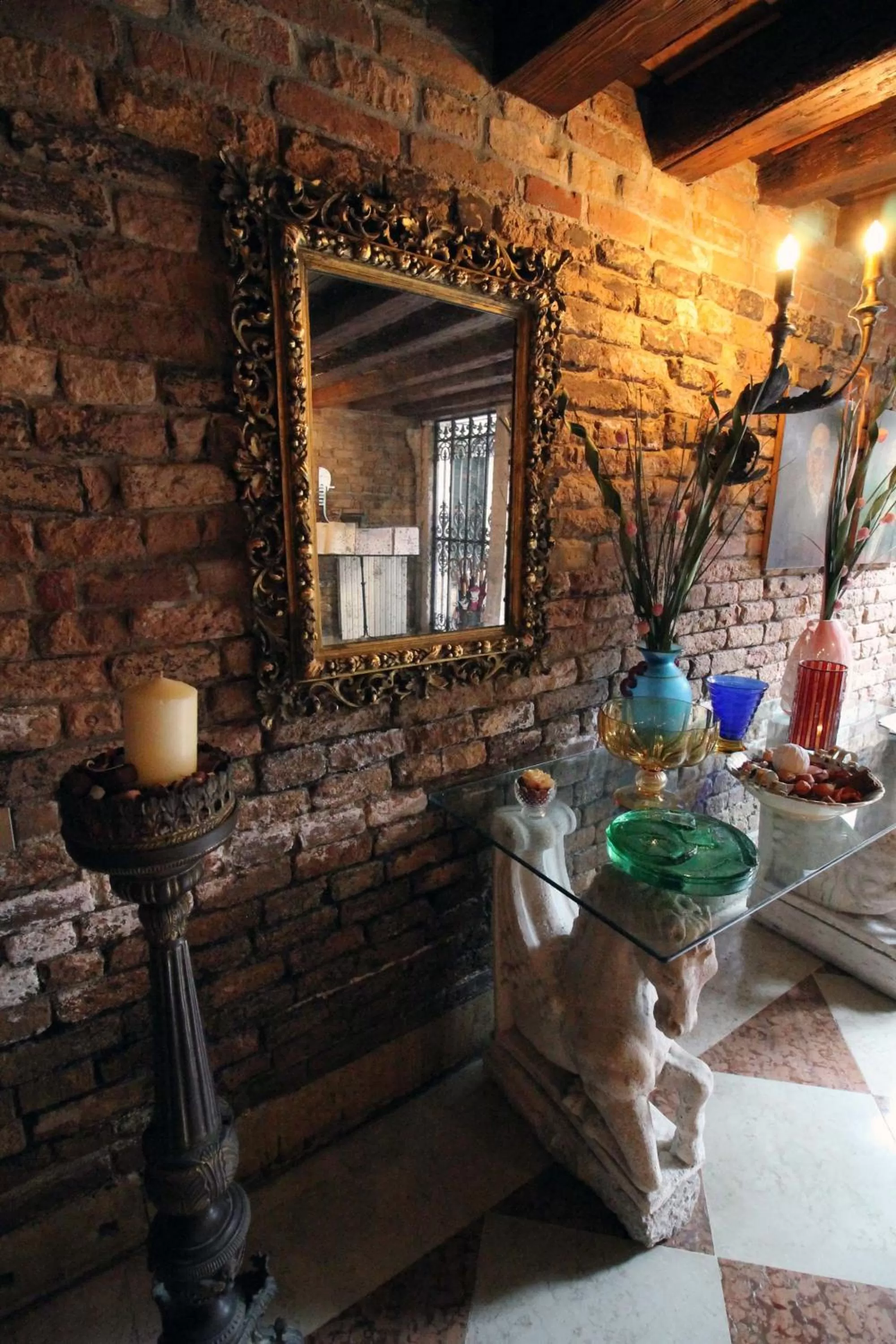 Decorative detail in Hotel Palazzo Abadessa